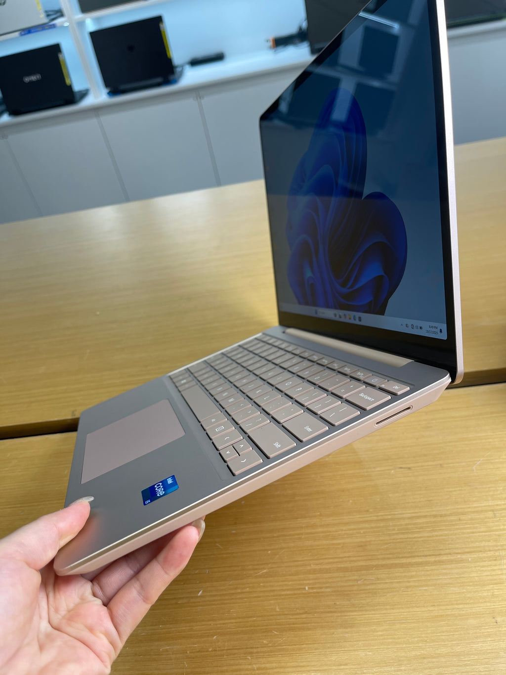 511604  Microsoft Surface Laptop Go 2 – 12” Touchscreen (i5 11th Gen)