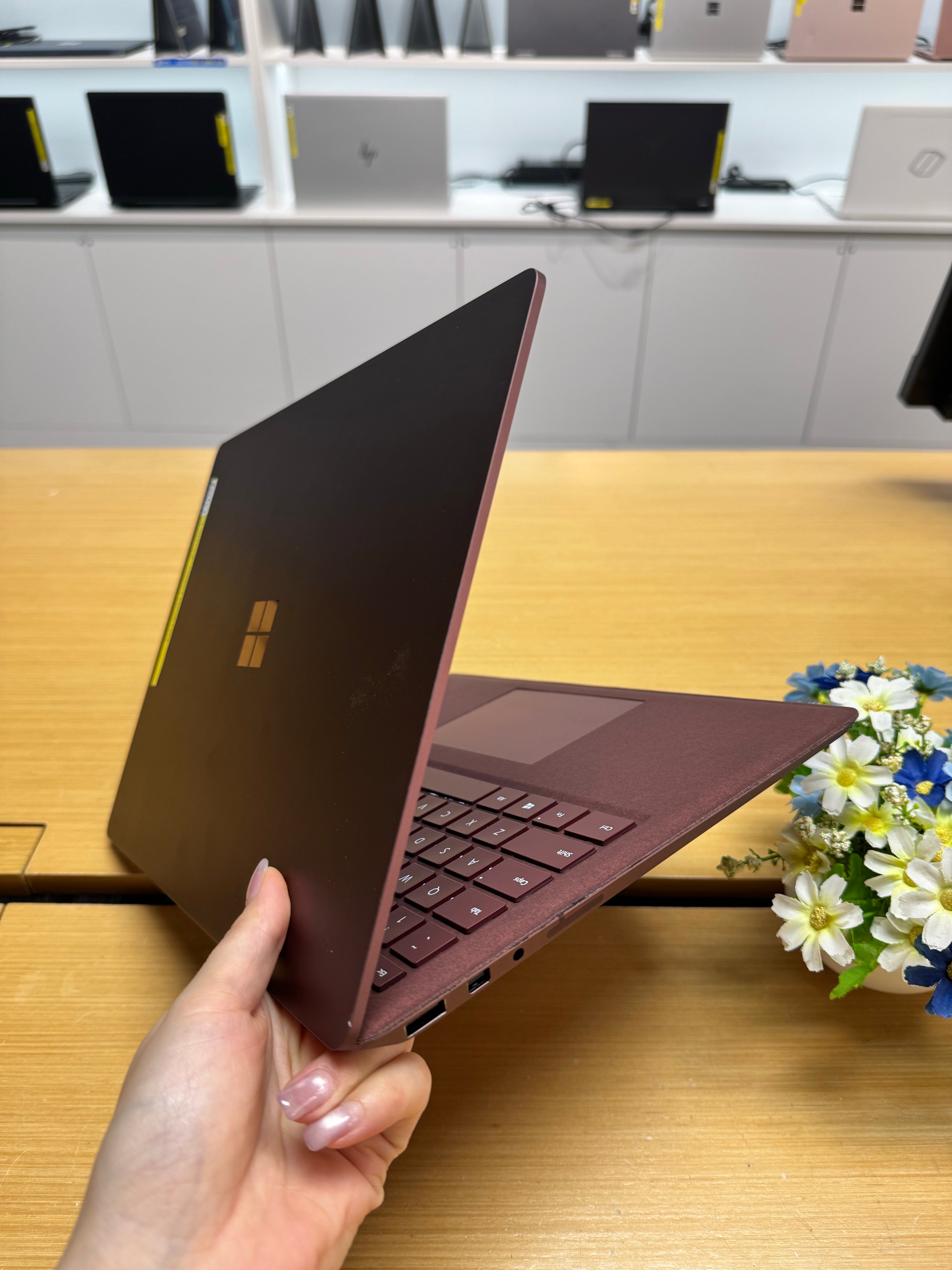 Microsoft Surface Laptop 2 – 13” Touchscreen (i7 | 16GB RAM | 512GB SSD)