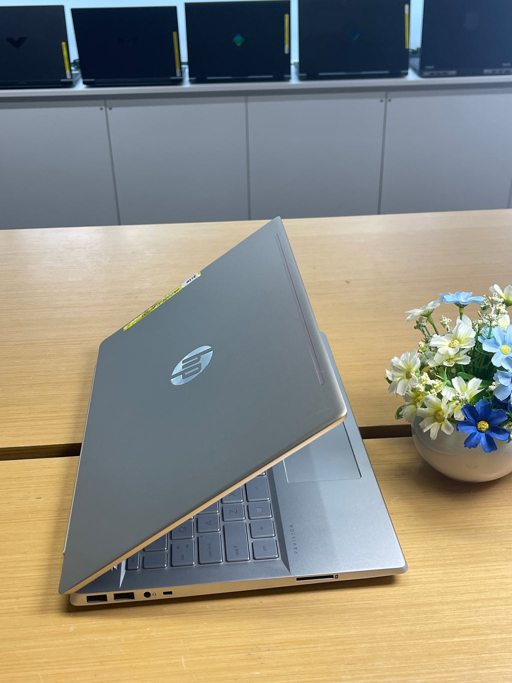 HP Pavilion 14-CE – Ordinateur portable 14 pouces (i5 8e génération | 8 Go de RAM | Double stockage)