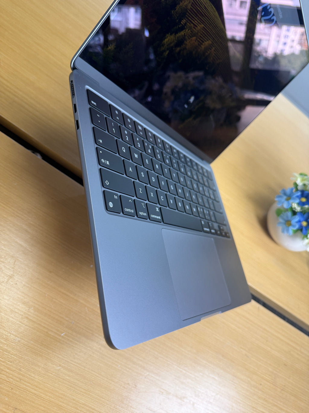Apple MacBook Air 13” (M2, 2022 | 8GB RAM | 512GB SSD)