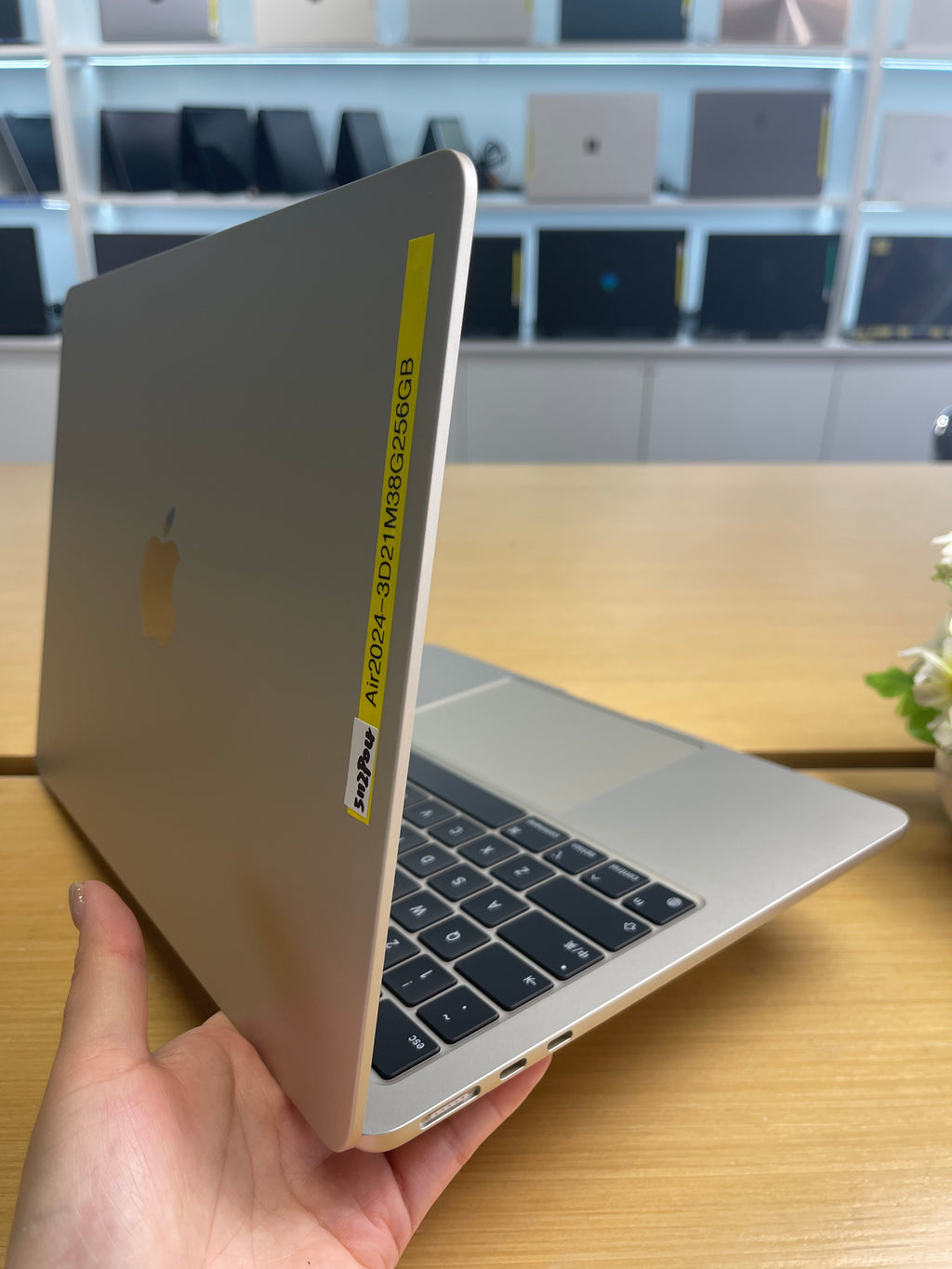 Apple MacBook Air 13” (M3, 2024 | 8GB RAM | 256GB SSD)