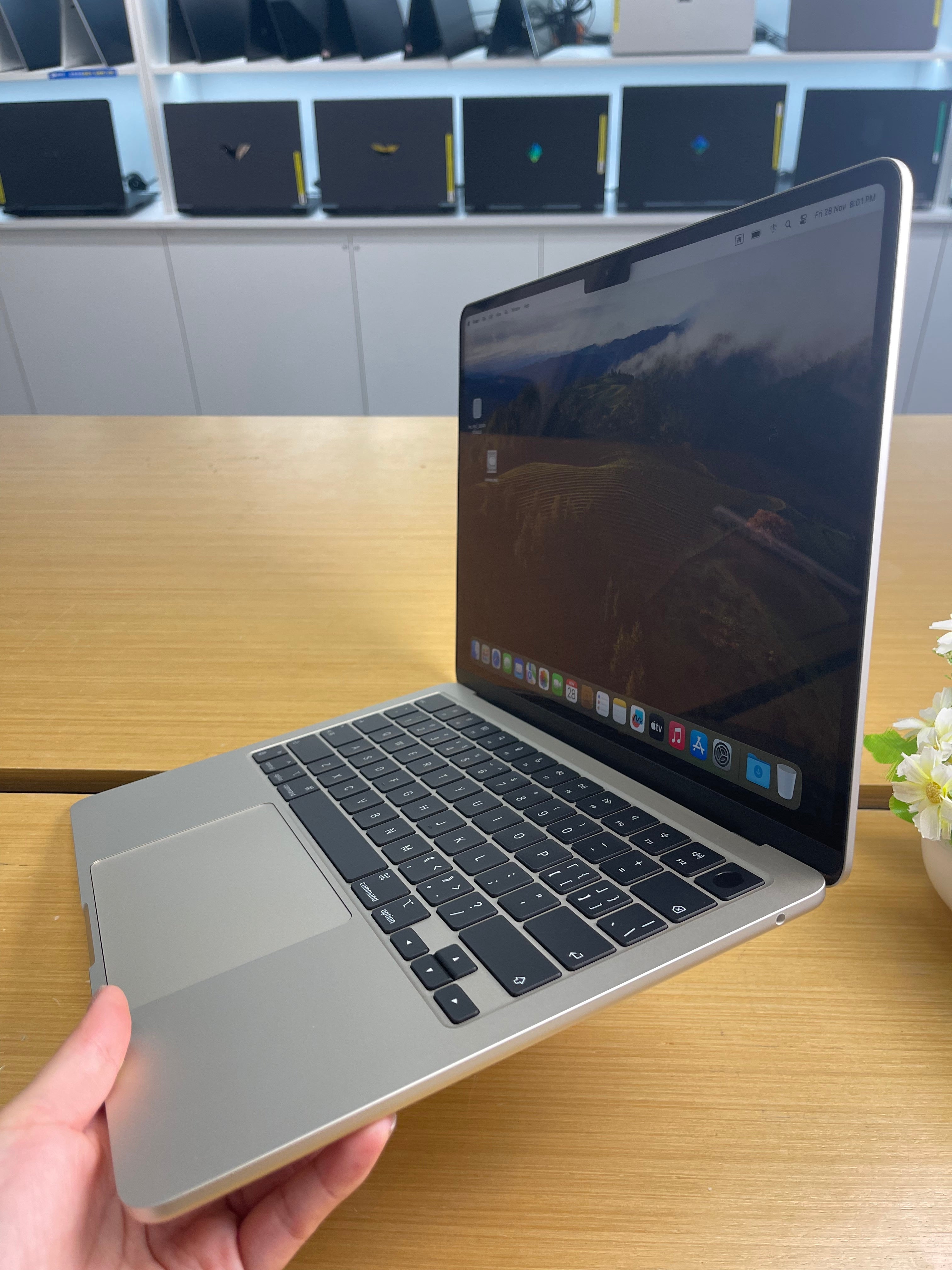Apple MacBook Air 13” (M3, 2024 | 8GB RAM | 256GB SSD)
