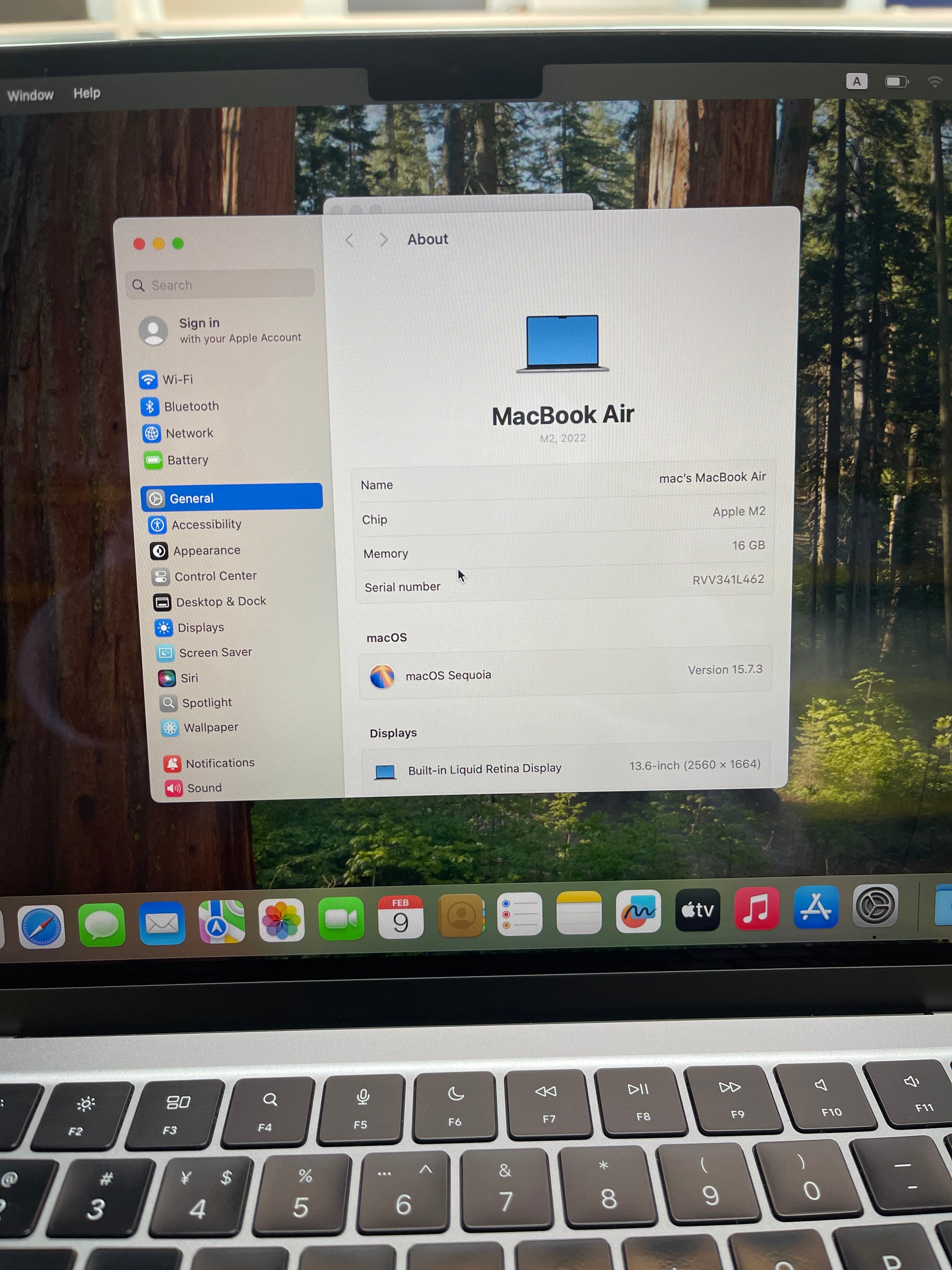 Apple MacBook Air 13” (M2, 2022 | 16GB RAM | 512GB SSD)
