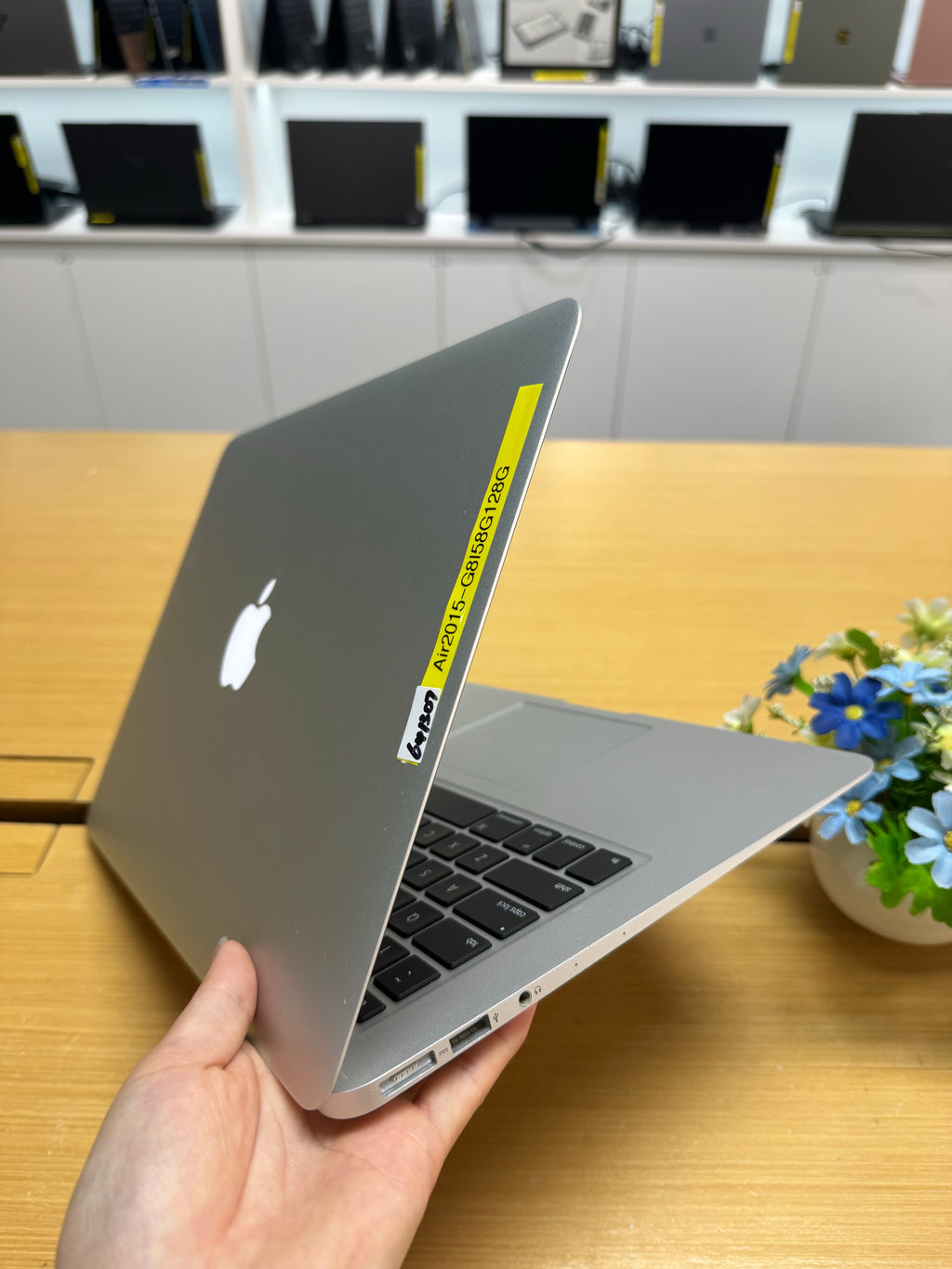 Apple MacBook Air 13” (2015 | i5 | 8GB RAM | 128GB SSD)
