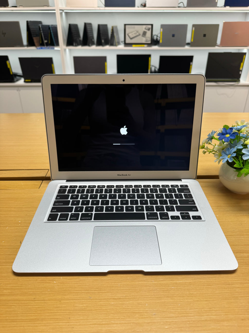 Apple MacBook Air 13” (2015 | i5 | 8GB RAM | 128GB SSD)