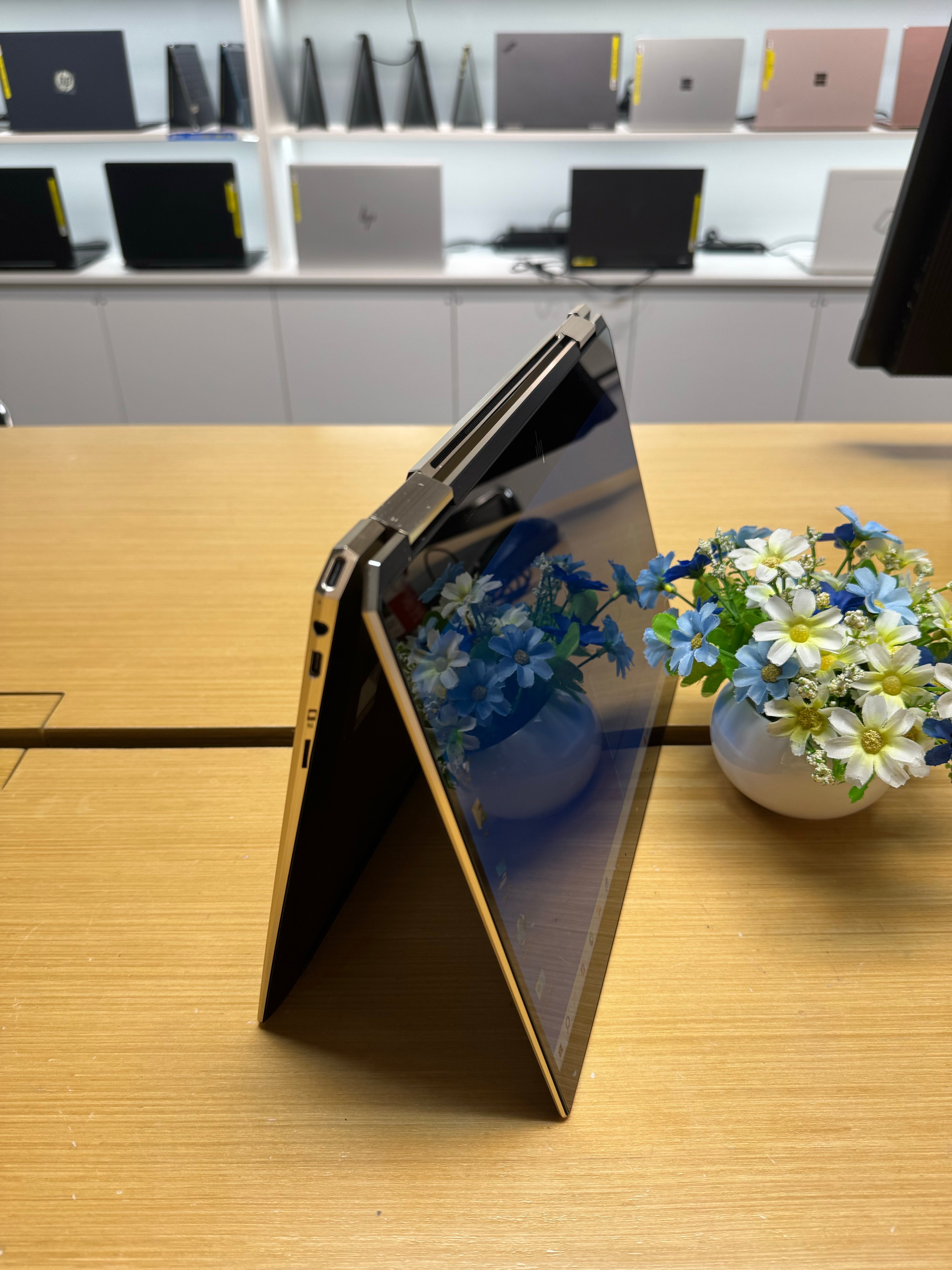 HP Spectre x360 13” Touch (i7 8th Gen | 16GB RAM | 512GB SSD)