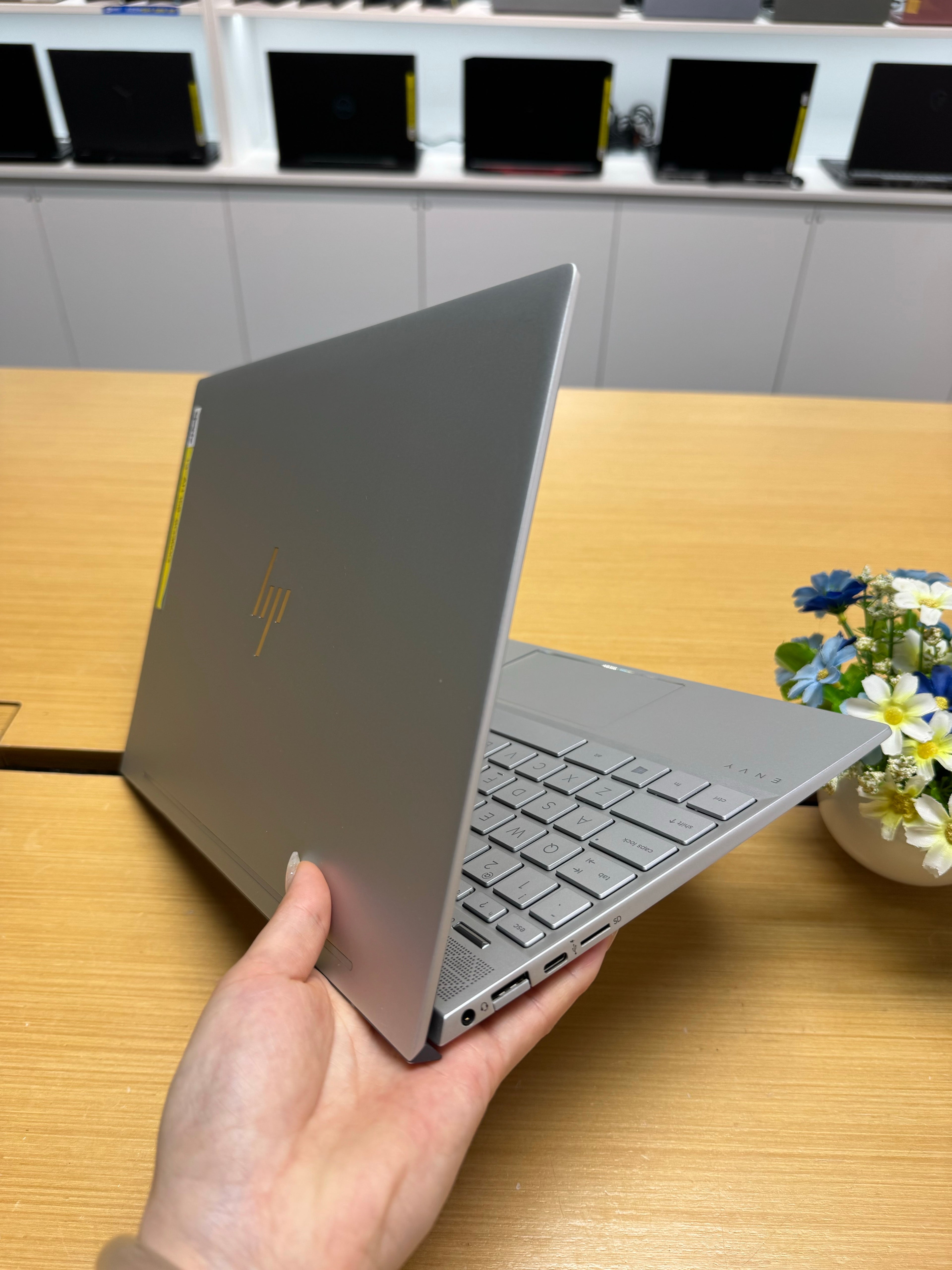 HP ENVY 13-AH 13” (i5 8th Gen | 8GB RAM | 360GB SSD)