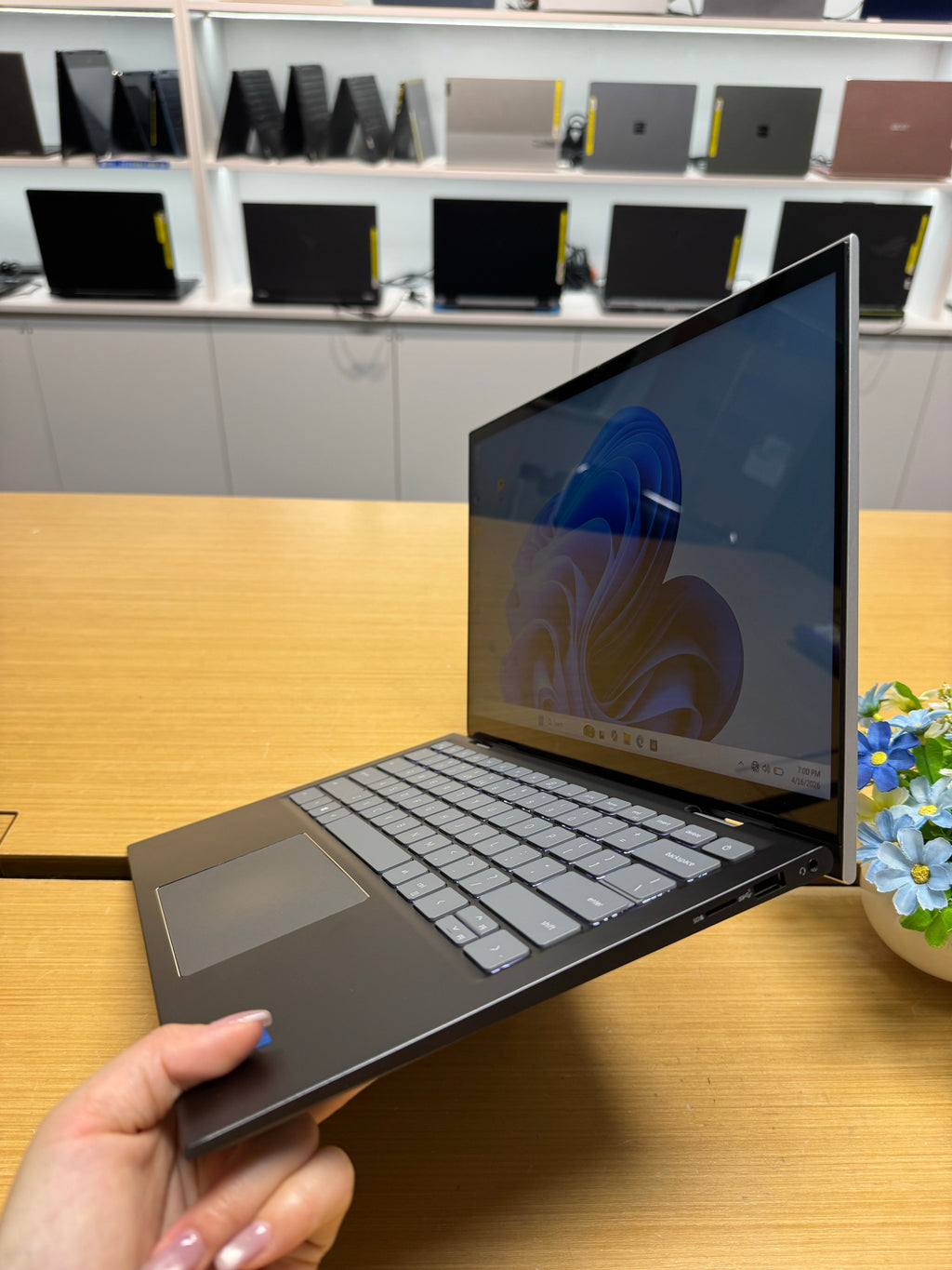 592907 Dell Inspiron 5410 X360 14” Touchscreen (11th Gen i7 | 16GB RAM | 512GB SSD)
