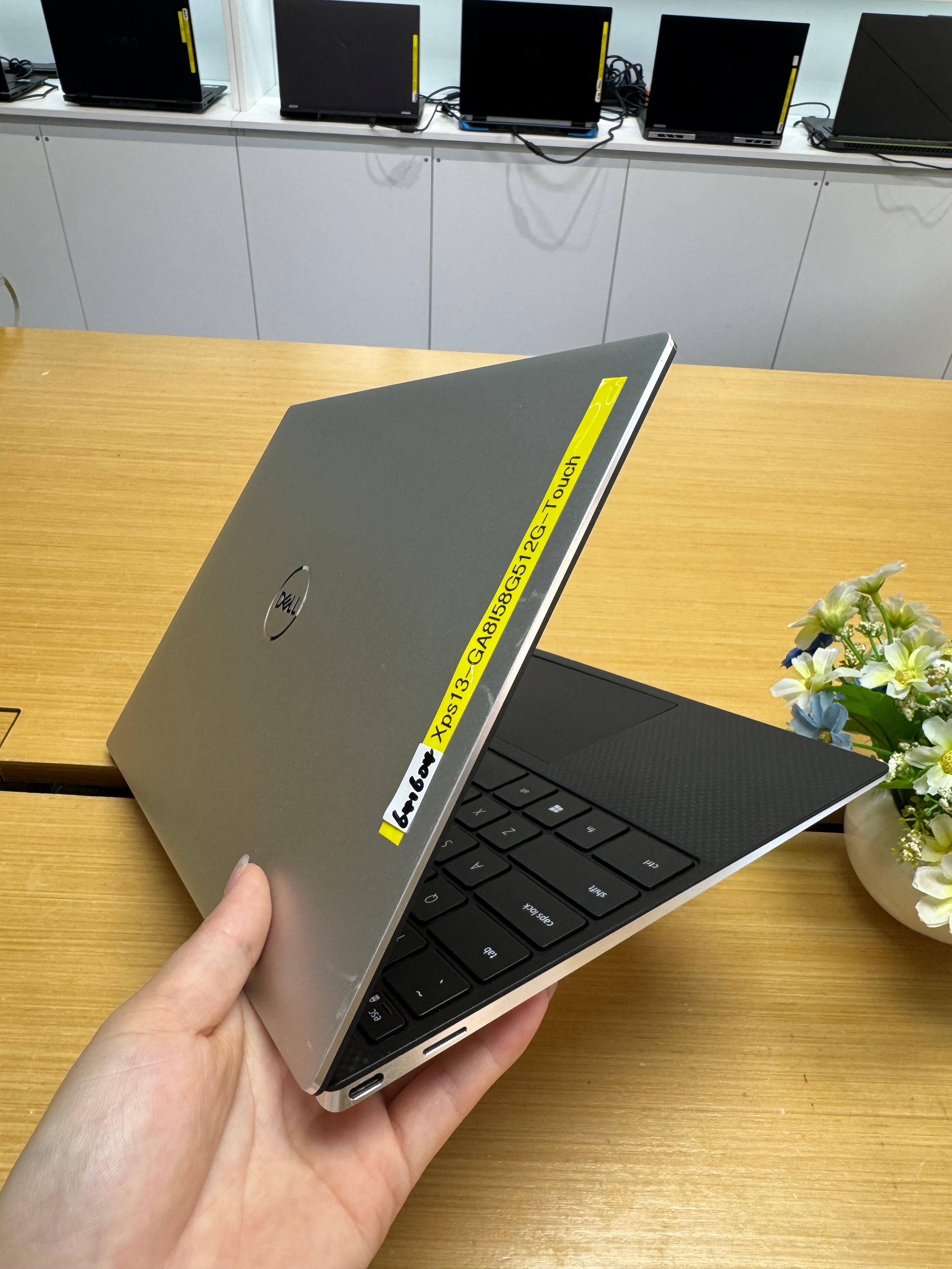 641604 Dell XPS 13 9300 13” Touchscreen (10th Gen i5 | 8GB RAM | 512GB SSD)