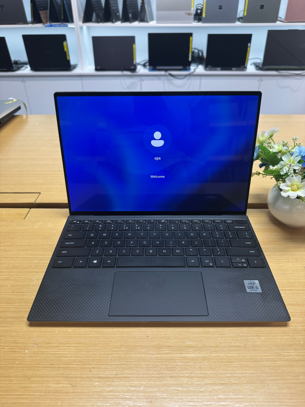 641604 Dell XPS 13 9300 13” Touchscreen (10th Gen i5 | 8GB RAM | 512GB SSD)
