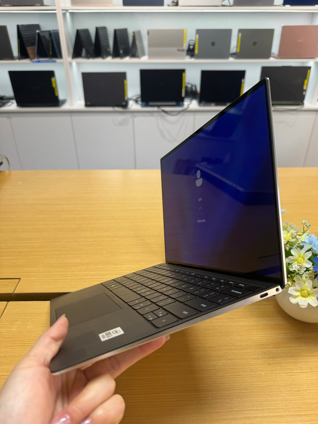 641604 Dell XPS 13 9300 13” Touchscreen (10th Gen i5 | 8GB RAM | 512GB SSD)