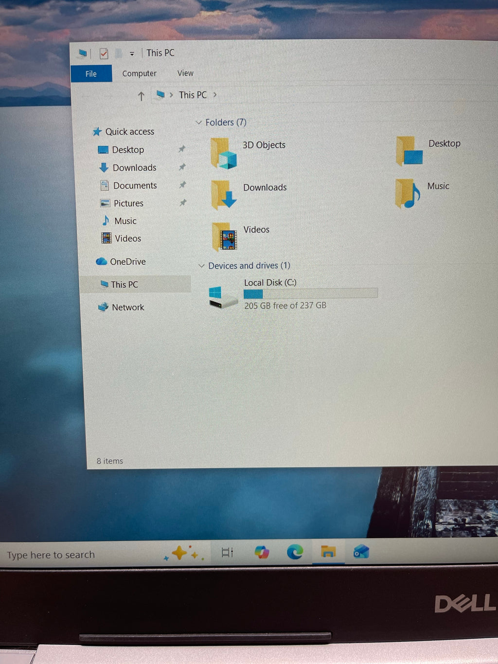 630901 Dell Inspiron 5575 15.6” (Ryzen 3 2200U | 8GB RAM | 256GB SSD | Vega 3 Graphics)