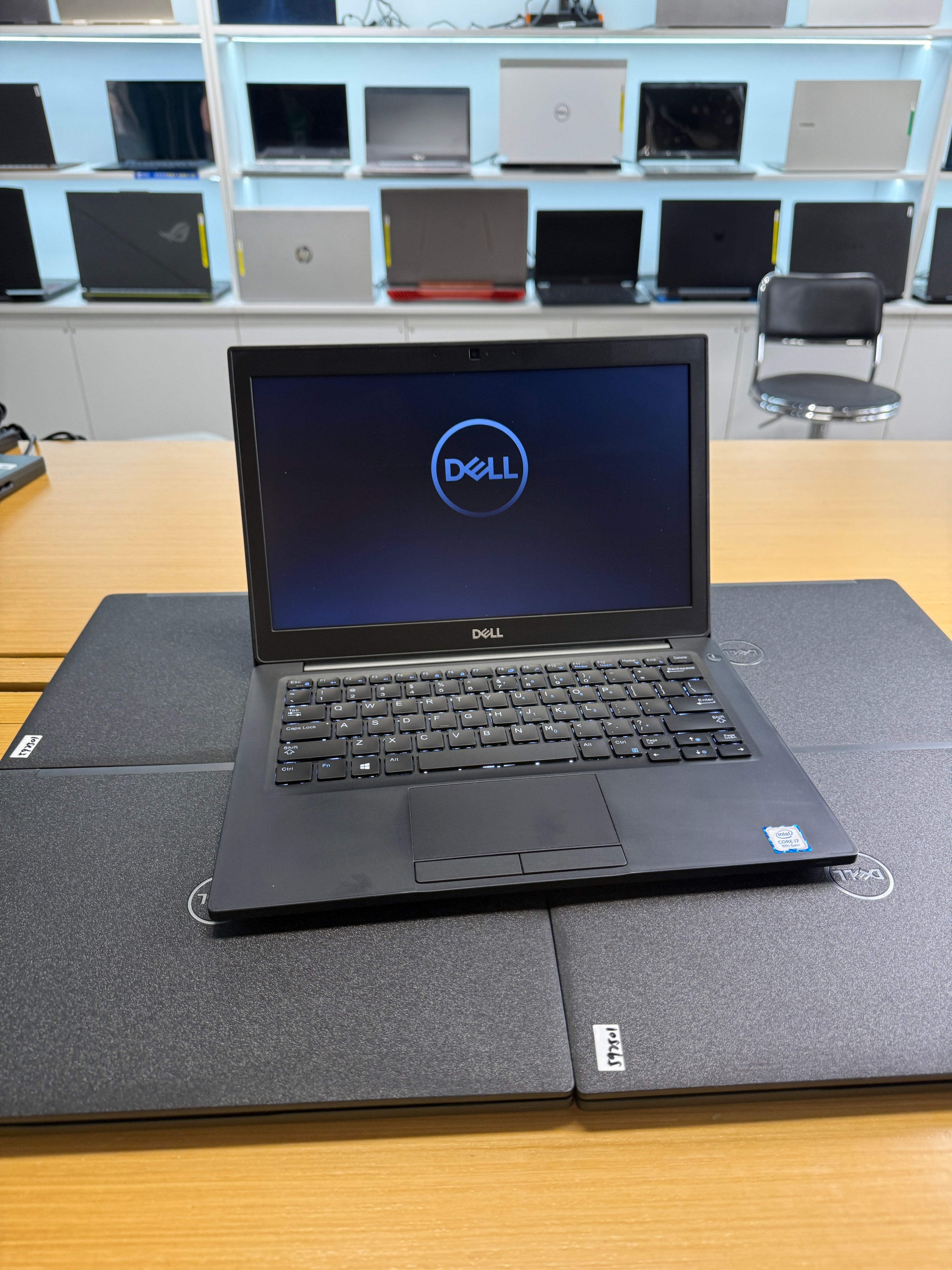 592501 Dell Latitude 7290 12” (8th Gen i7 | 8GB RAM | 256GB SSD)