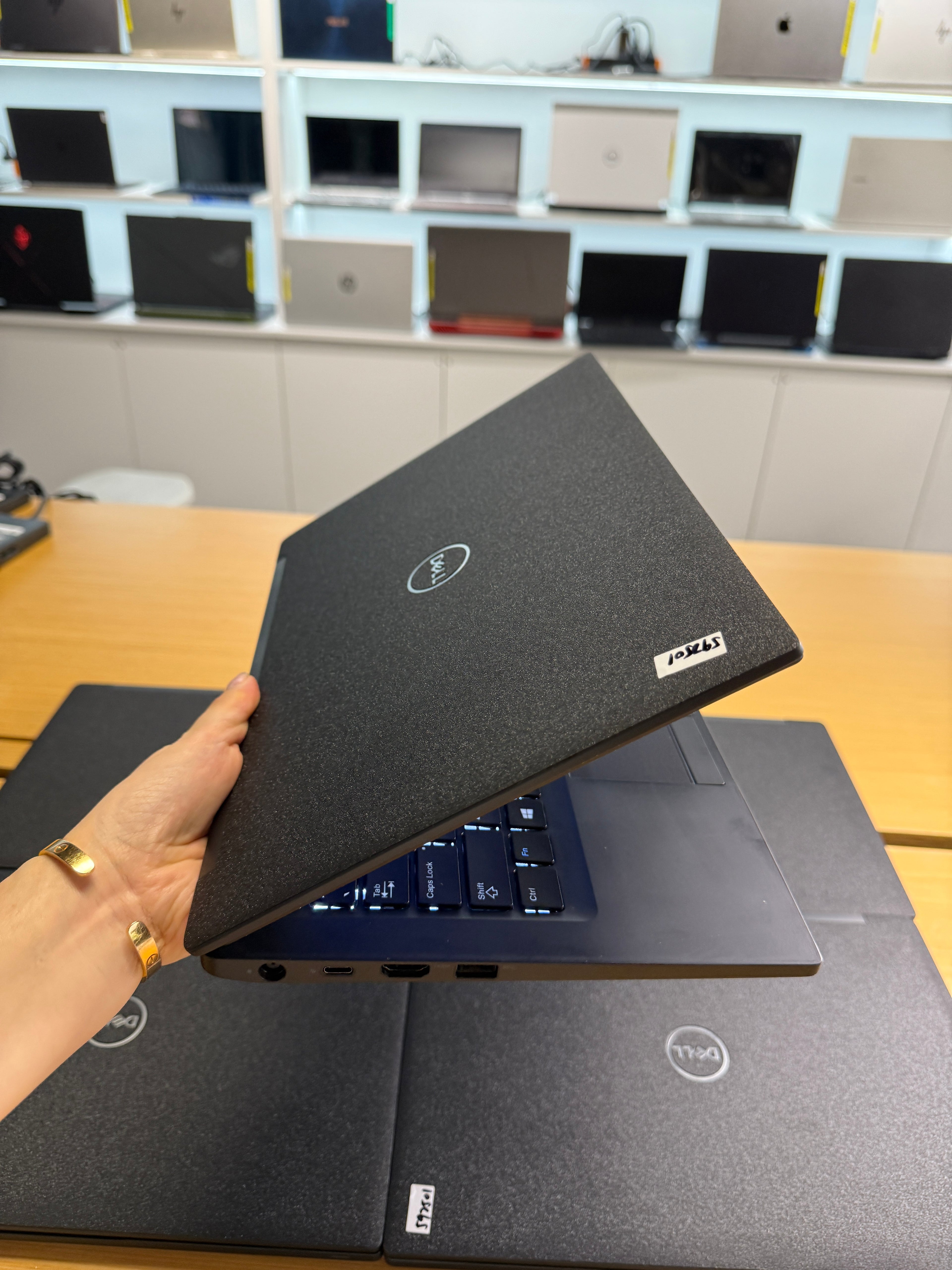592501 Dell Latitude 7290 12” (8th Gen i7 | 8GB RAM | 256GB SSD)
