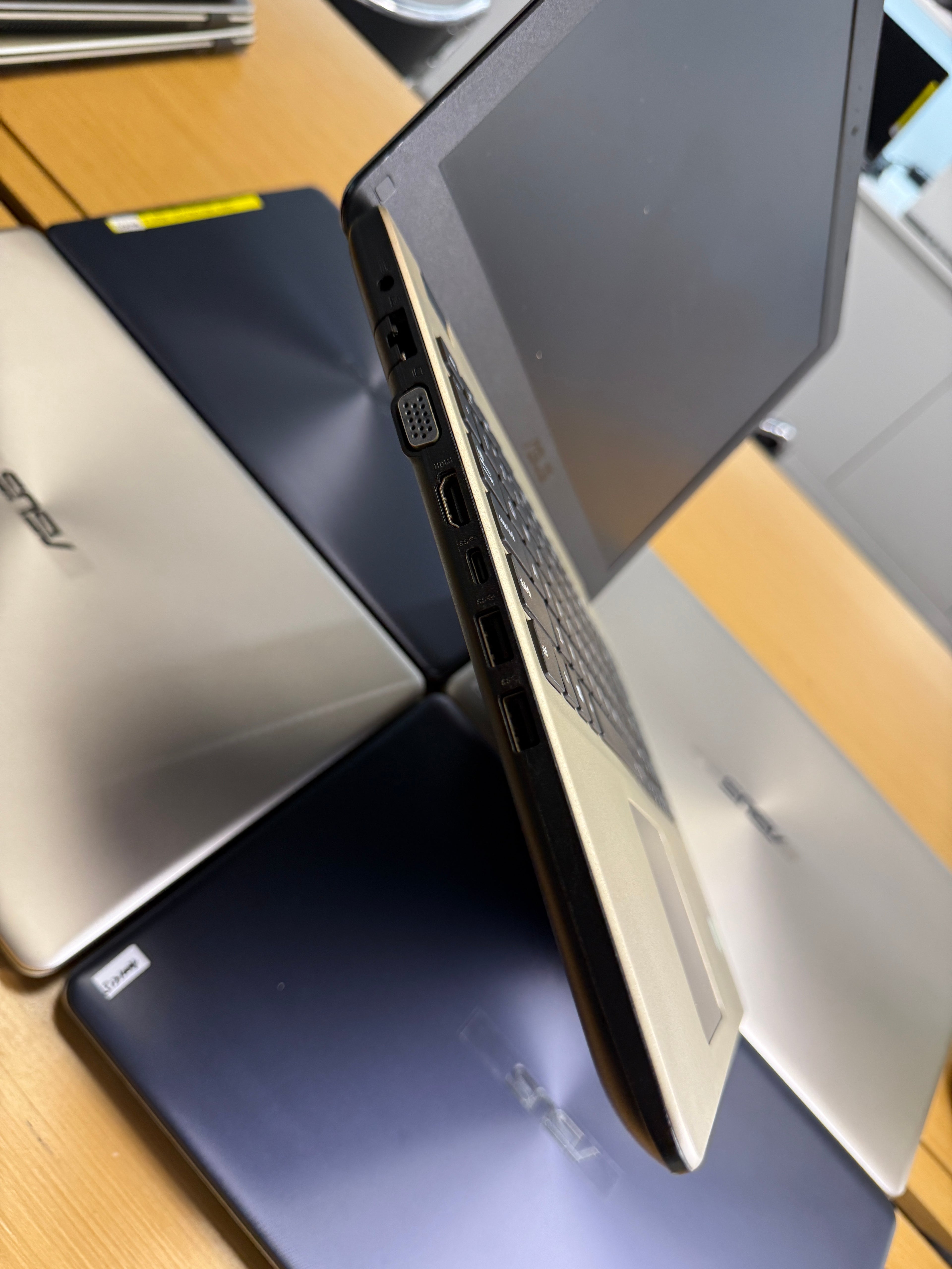5121004  ASUS A508U / FL8000U 15.6” (8th Gen i7 | 8GB RAM | 128GB SSD + 500GB HDD | MX130 Graphics)