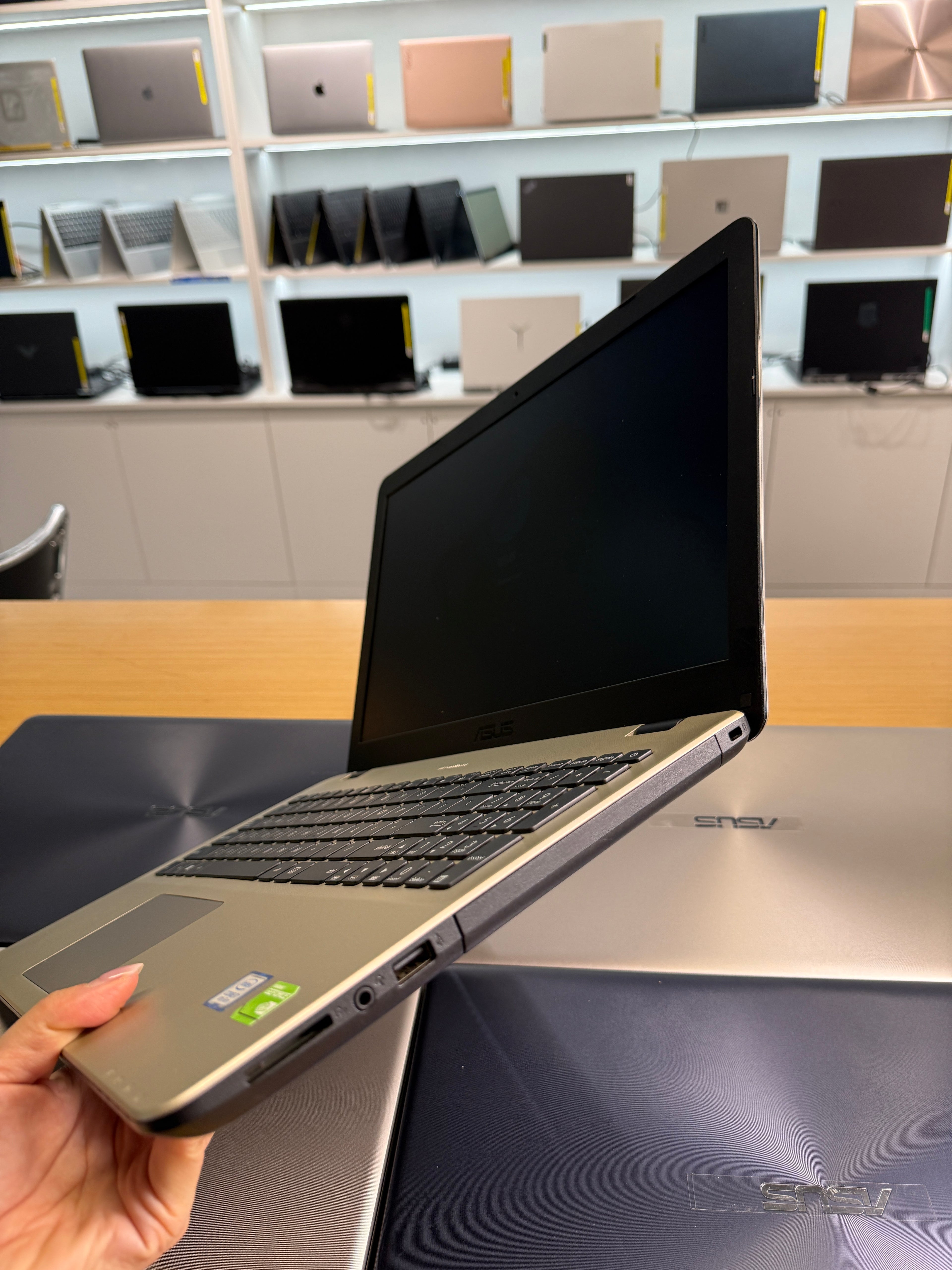5121004  ASUS A508U / FL8000U 15.6” (8th Gen i7 | 8GB RAM | 128GB SSD + 500GB HDD | MX130 Graphics)