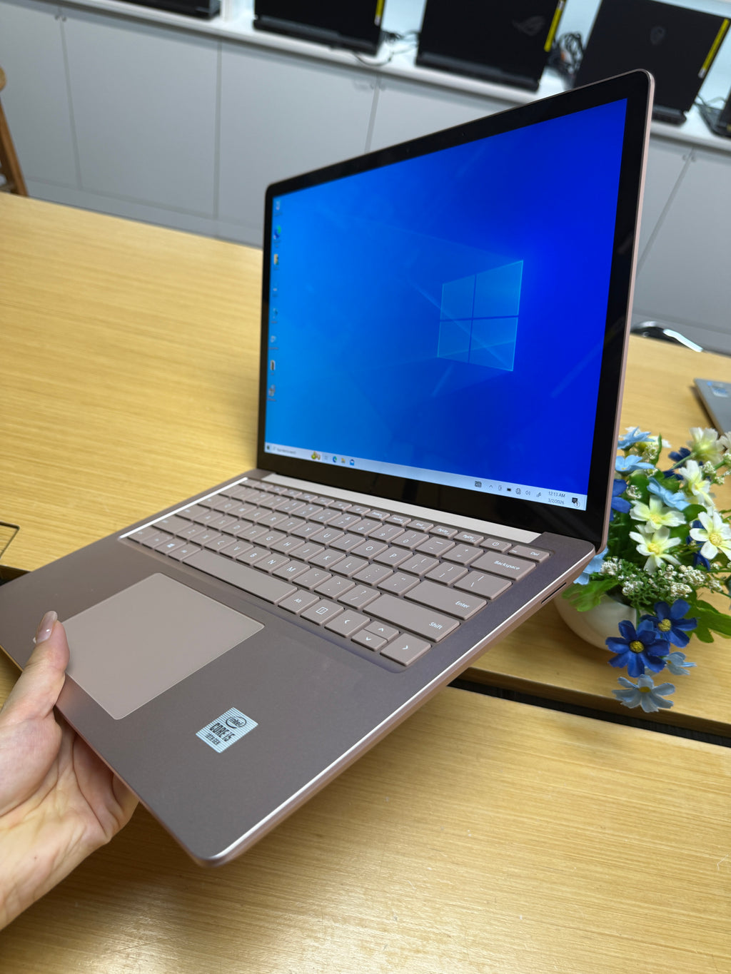 630202  Microsoft Surface Laptop 3 13” (10th Gen i5 | 8GB RAM | 256GB SSD | Touchscreen)