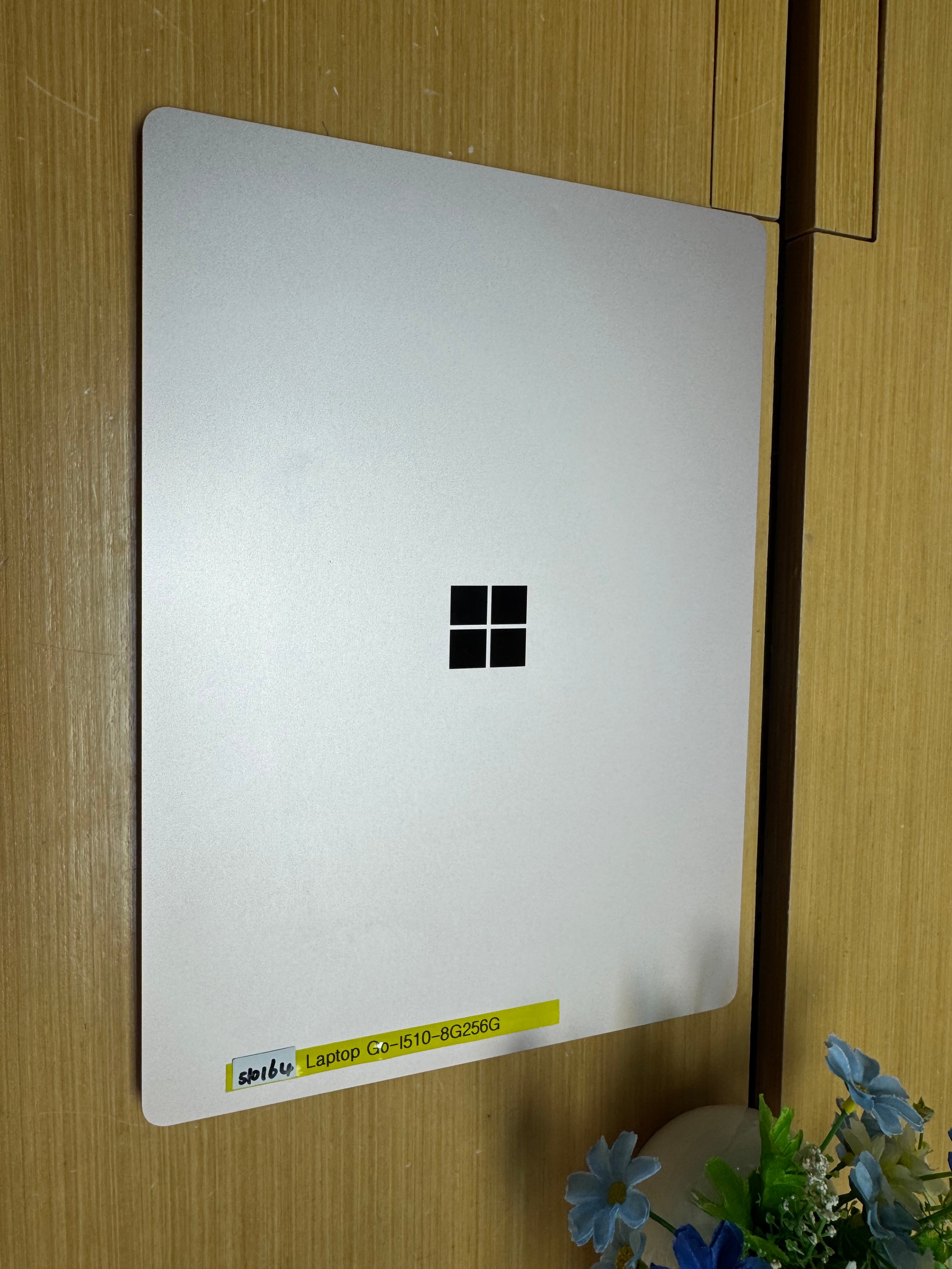 510164 Microsoft Surface Laptop Go 12” (10th Gen i5 | 8GB RAM | 256GB SSD | Touchscreen)