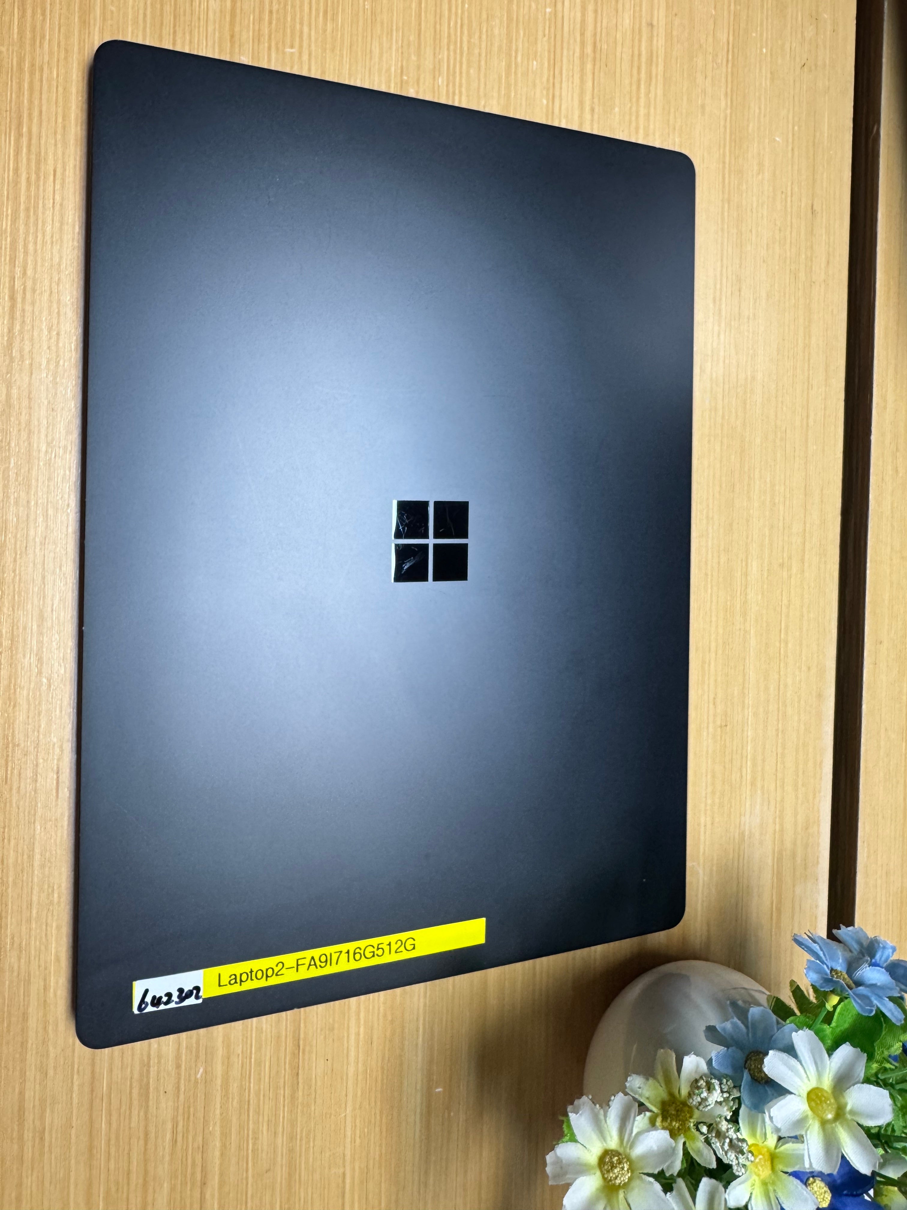 642302 Microsoft Surface Laptop 2 13” (8th Gen i7 | 16GB RAM | 512GB SSD | Touchscreen)