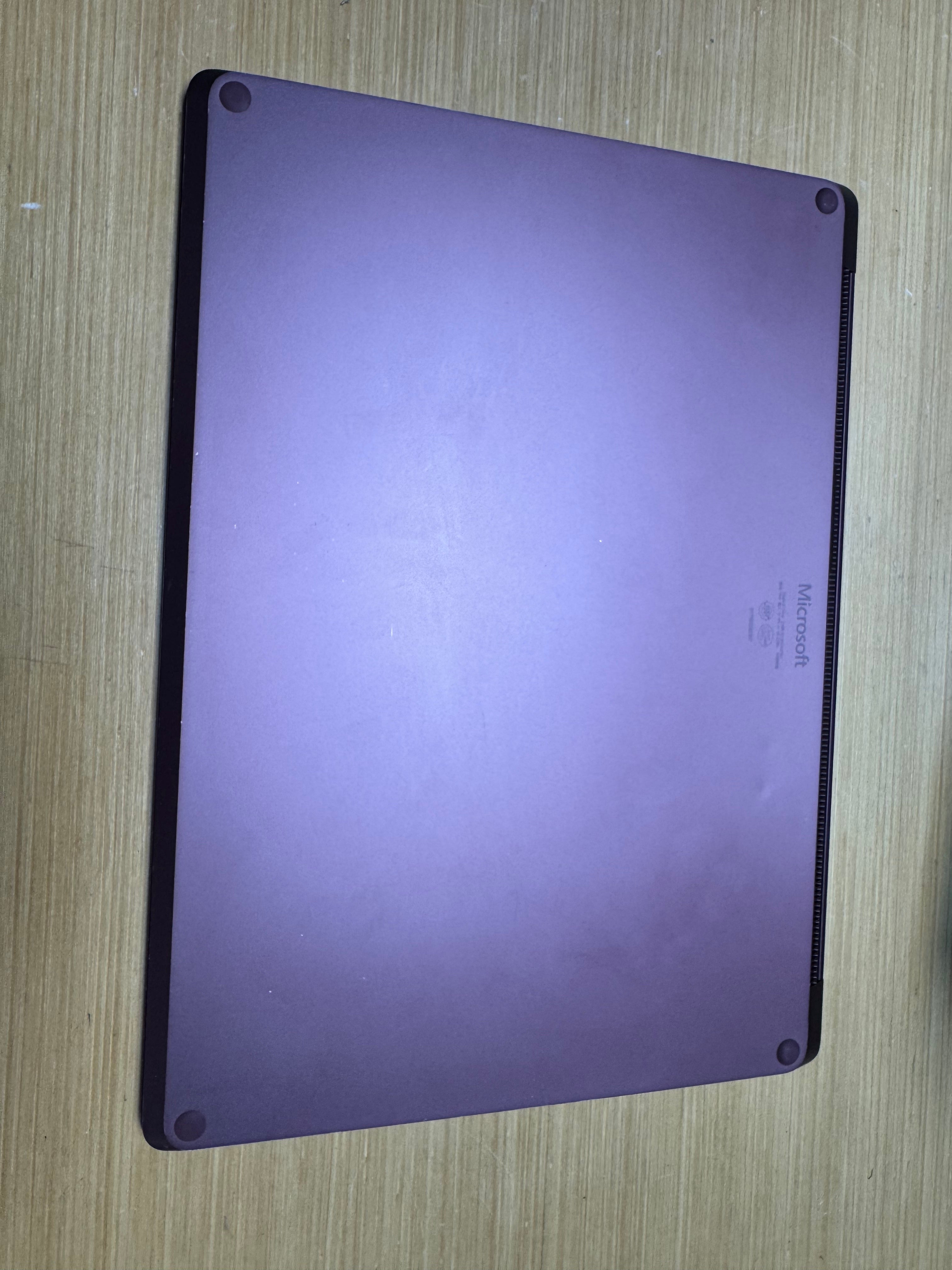 632307 Microsoft Surface Laptop 1 13” (7th Gen i5 | 8GB RAM | 256GB SSD | Touchscreen)