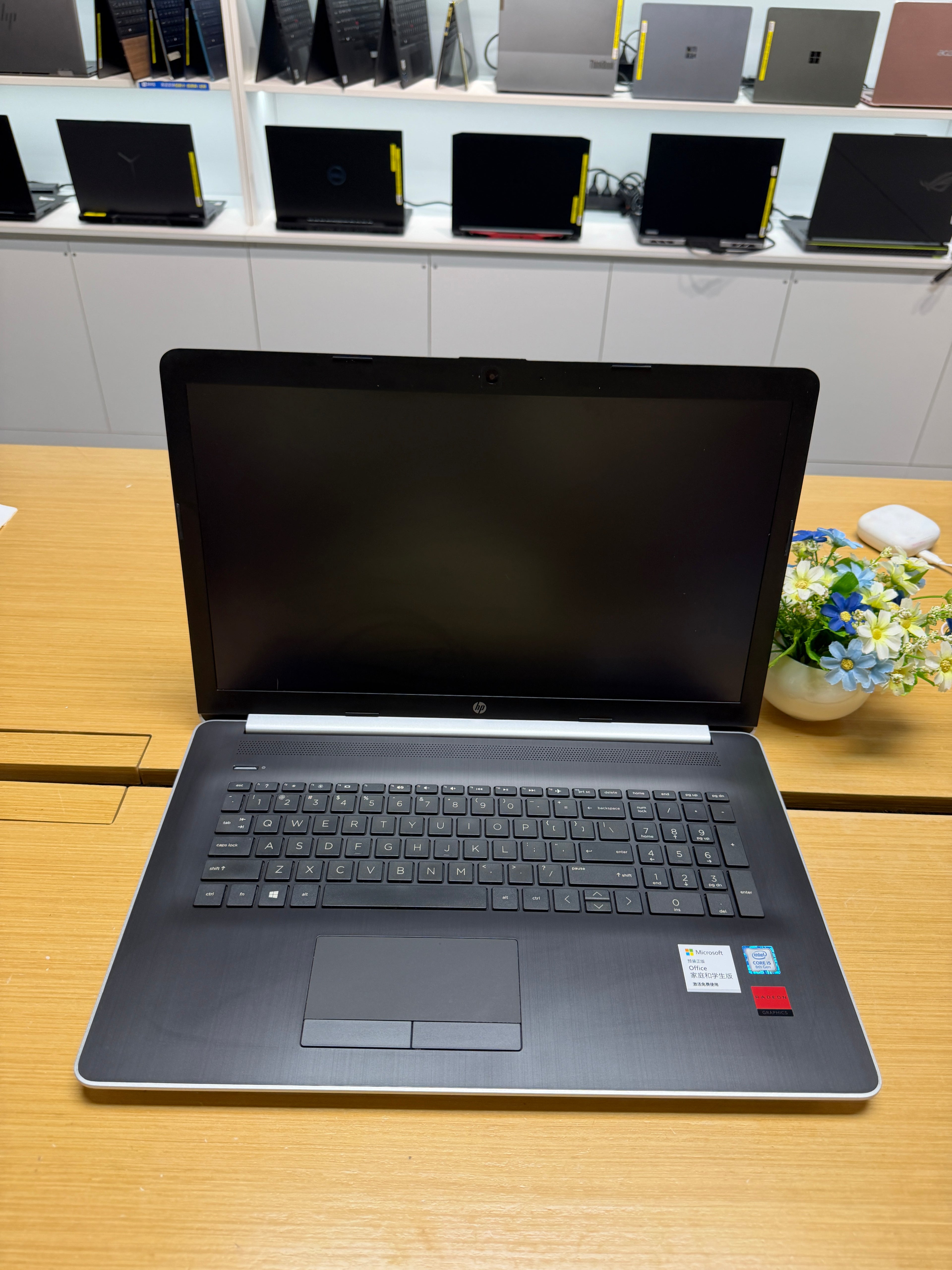 640205 HP 17Q 17” Laptop (8th Gen i5 | 8GB RAM | 128GB SSD + 500GB HDD)