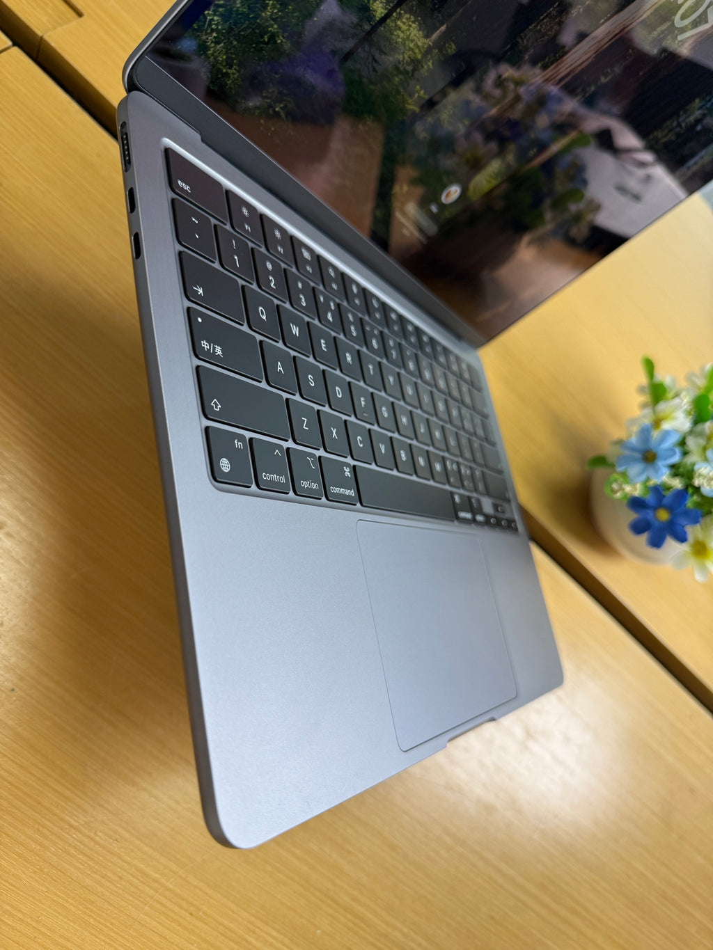 590806  Air 2024 13” (Apple M3 | 16GB RAM | 256GB SSD)