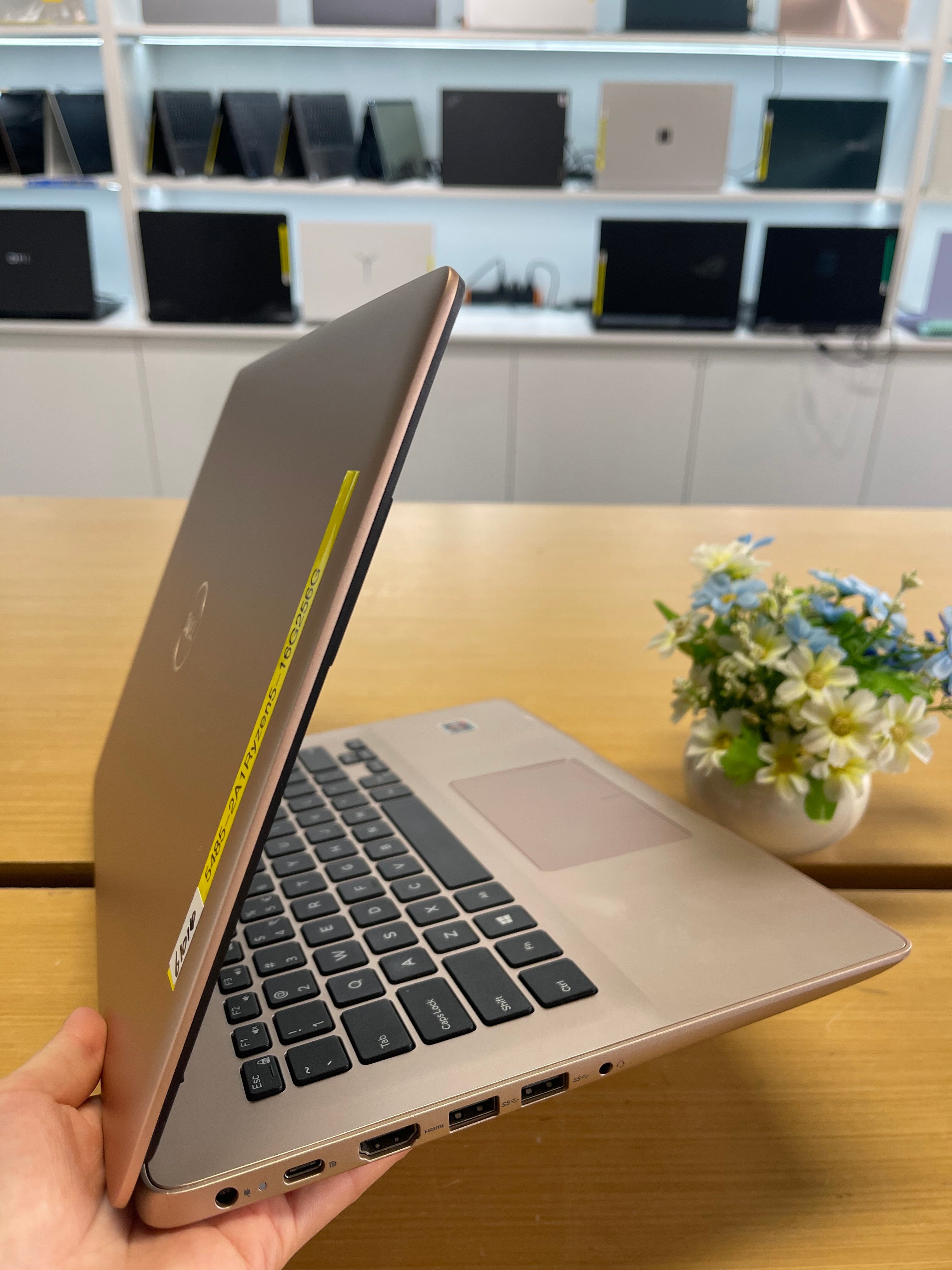 Dell Inspiron 5485 14” Laptop (AMD Ryzen 5 3500U | 4GB/8GB RAM | 256GB SSD)