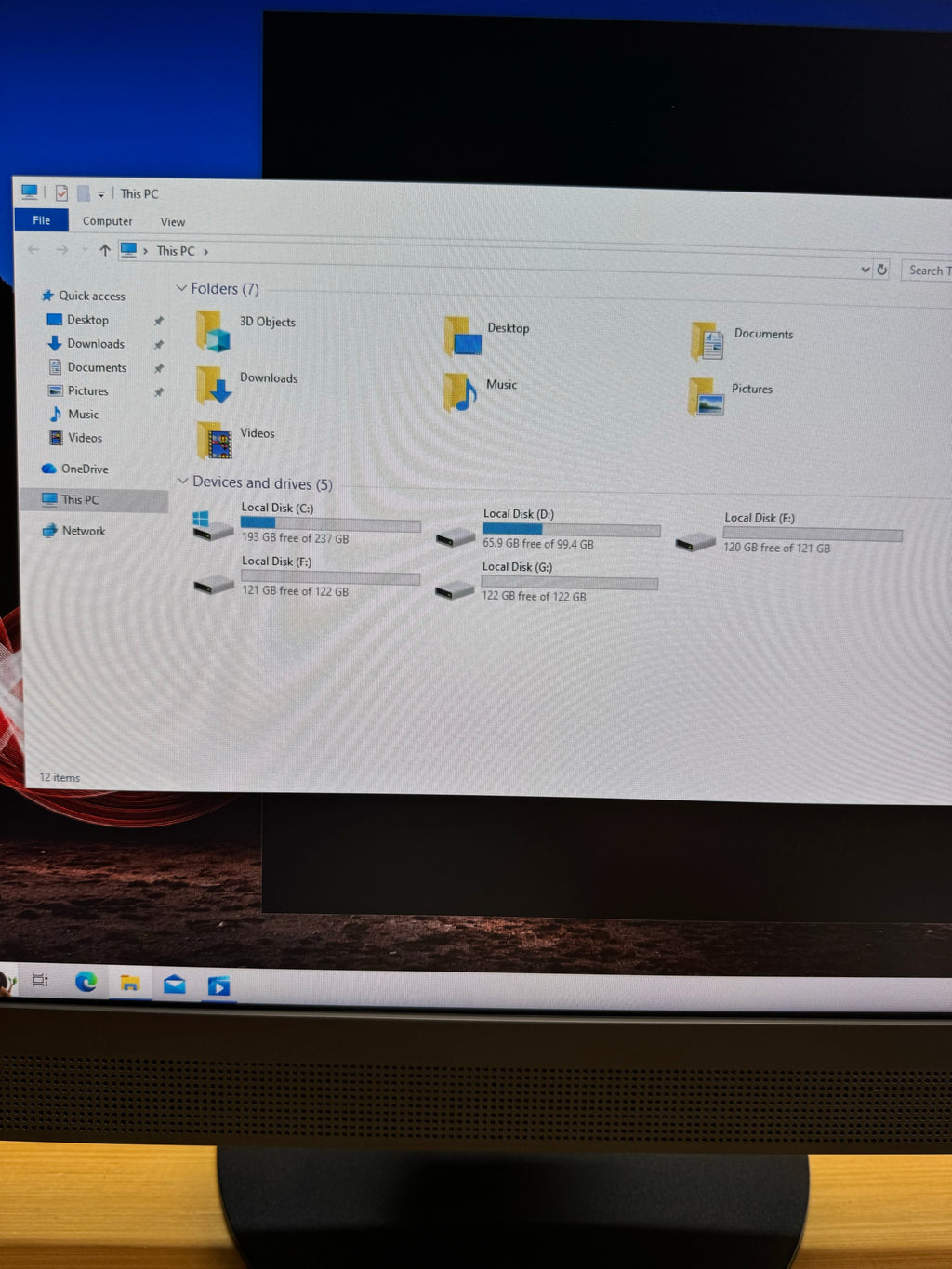 Lenovo 23.8” All-in-One PC (8th Gen i7 | 8GB RAM | 256GB SSD + 500GB HDD | AMD Radeon 530)