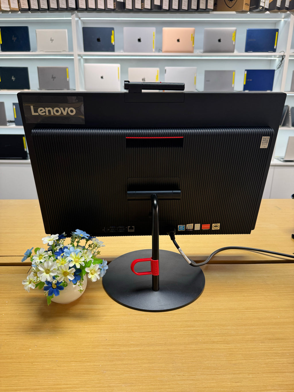 Lenovo 23.8” All-in-One PC (8th Gen i7 | 8GB RAM | 256GB SSD + 500GB HDD | AMD Radeon 530)