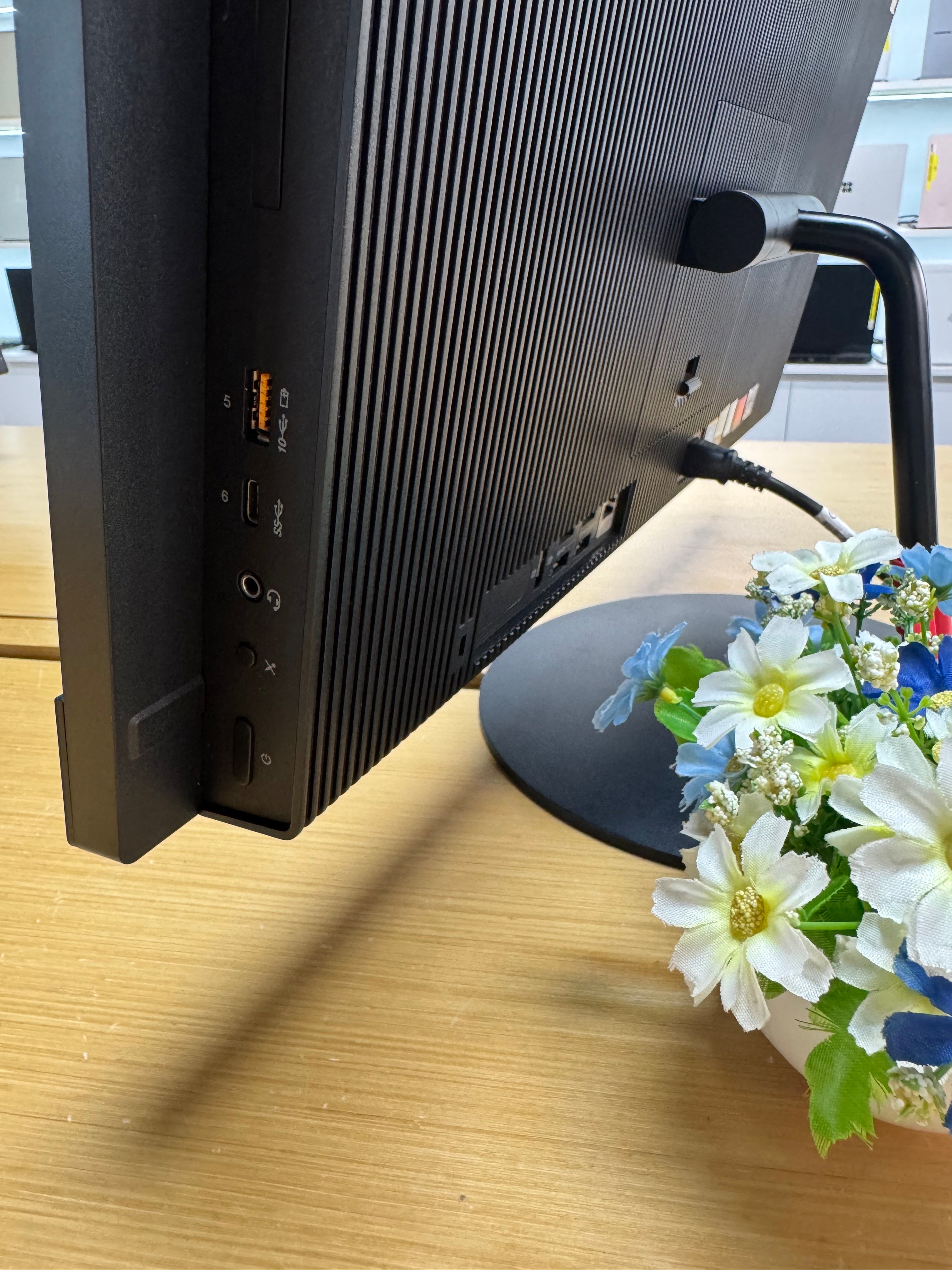 Lenovo 23.8” All-in-One PC (8th Gen i7 | 8GB RAM | 256GB SSD + 500GB HDD | AMD Radeon 530)