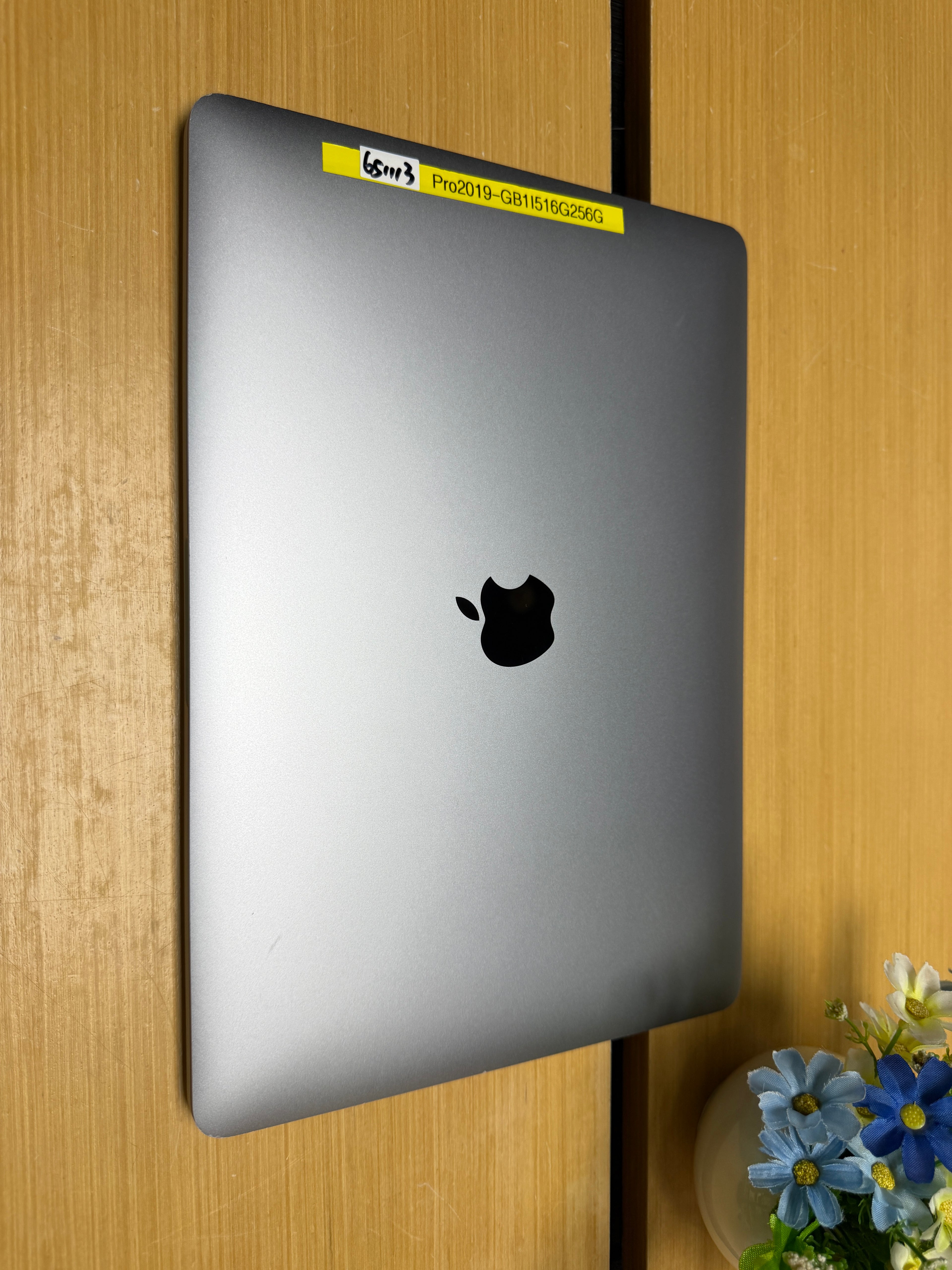 MacBook Pro 2019 13” Touch Bar (Intel Core i5 | 16GB RAM | 256GB SSD)