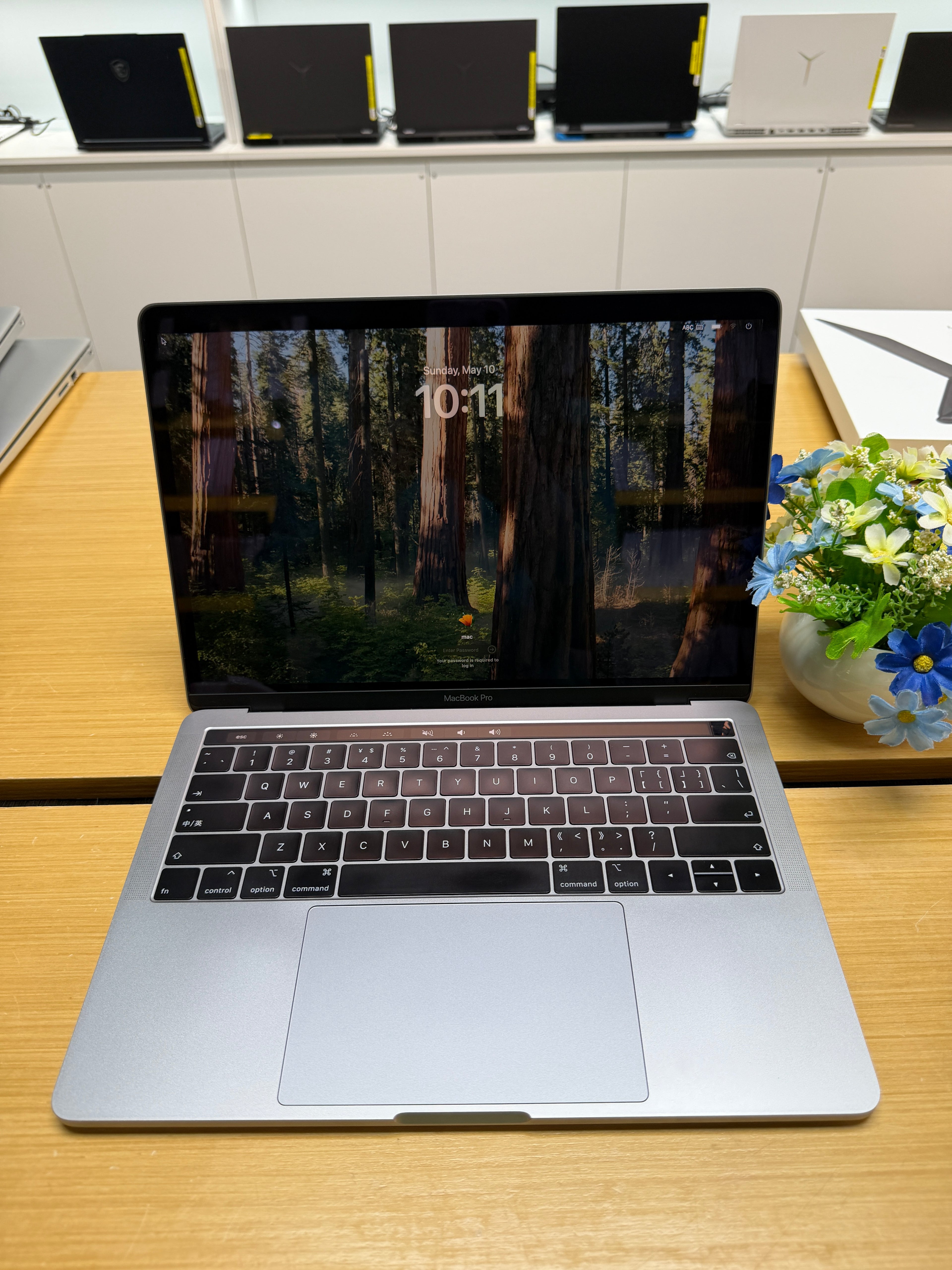 MacBook Pro 2019 13” Touch Bar (Intel Core i5 | 16GB RAM | 256GB SSD)