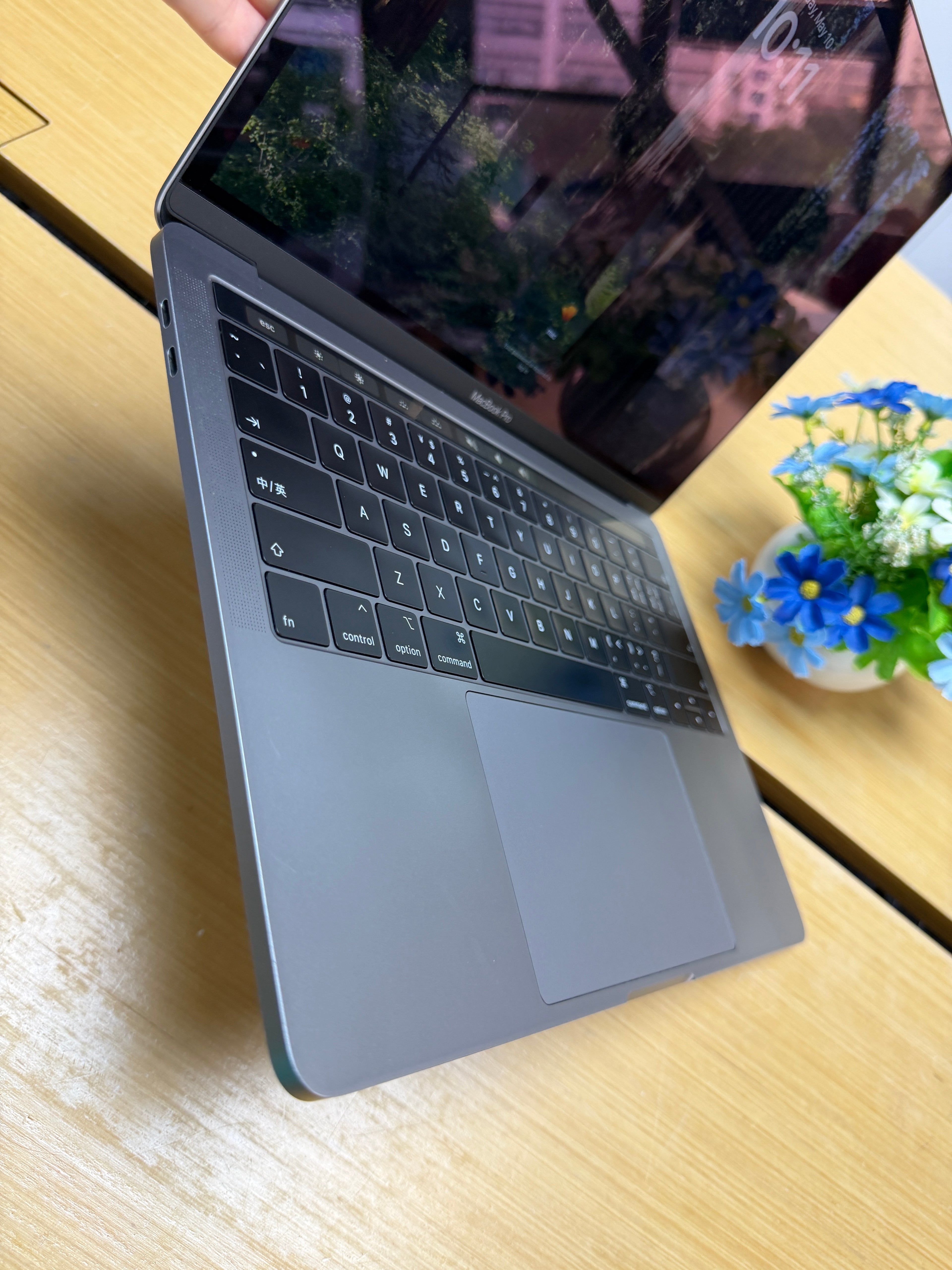 MacBook Pro 2019 13” Touch Bar (Intel Core i5 | 16GB RAM | 256GB SSD)