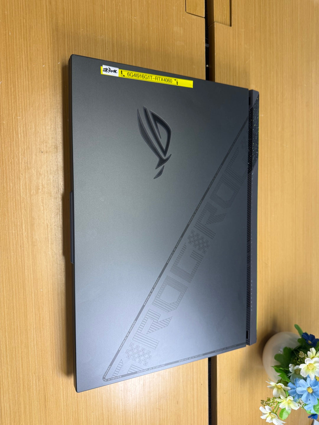 ASUS ROG G814J 18” Gaming Laptop (13th Gen Core i9 | 16GB RAM | 1TB SSD | RTX 4060 8GB)