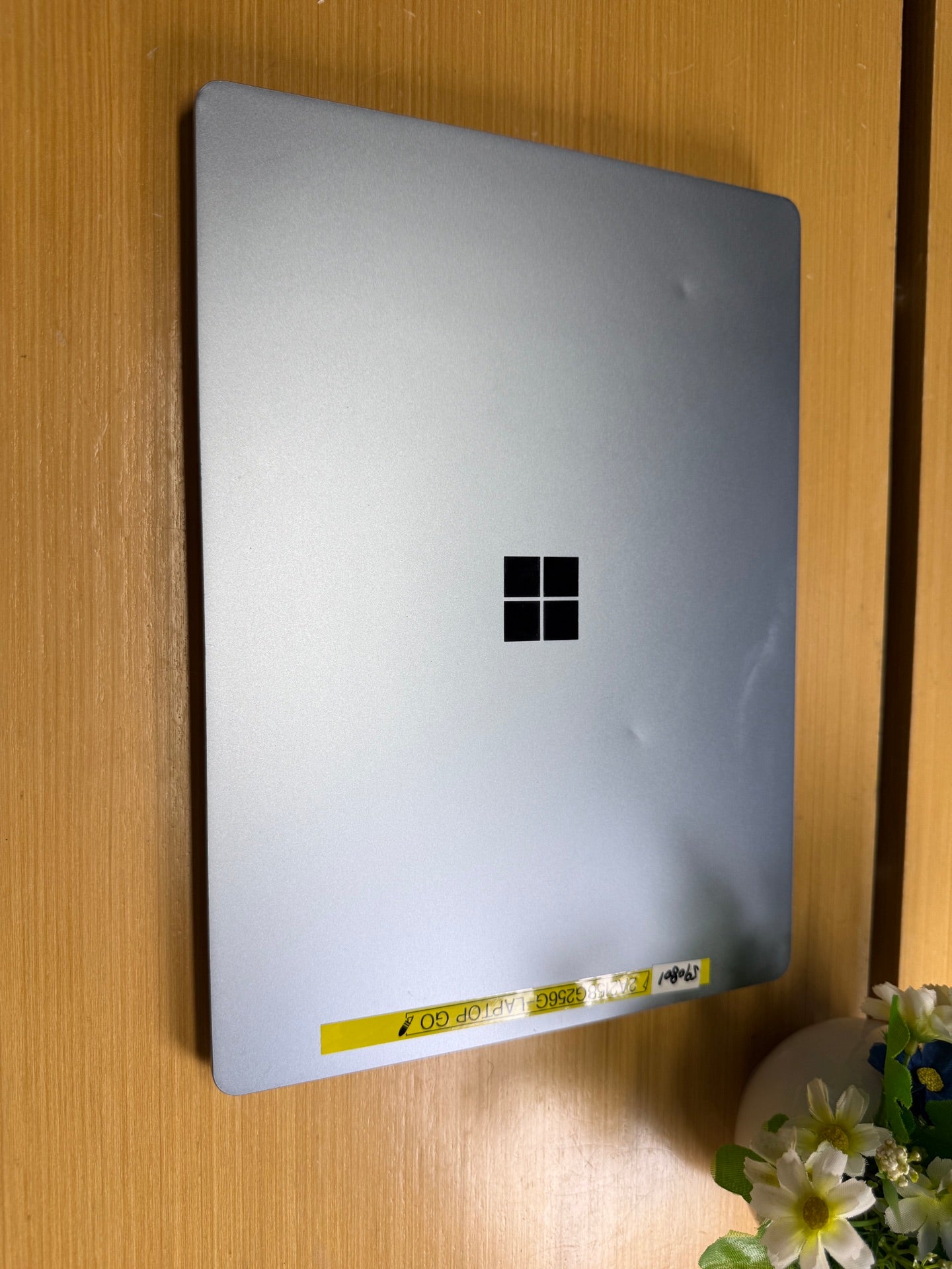 Microsoft Surface Laptop Go 12” Touchscreen (10th Gen Core i5 | 8GB RAM | 256GB SSD)