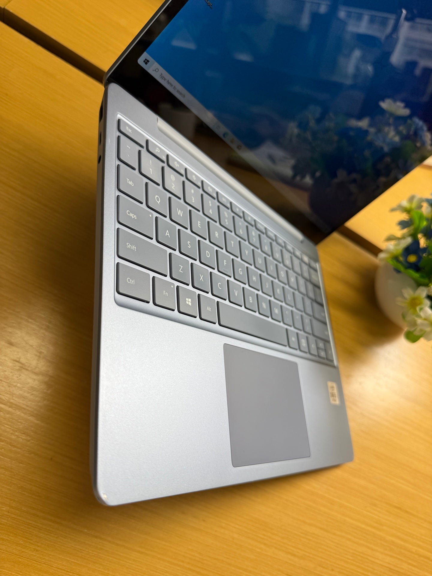 Microsoft Surface Laptop Go 12” Touchscreen (10th Gen Core i5 | 8GB RAM | 256GB SSD)