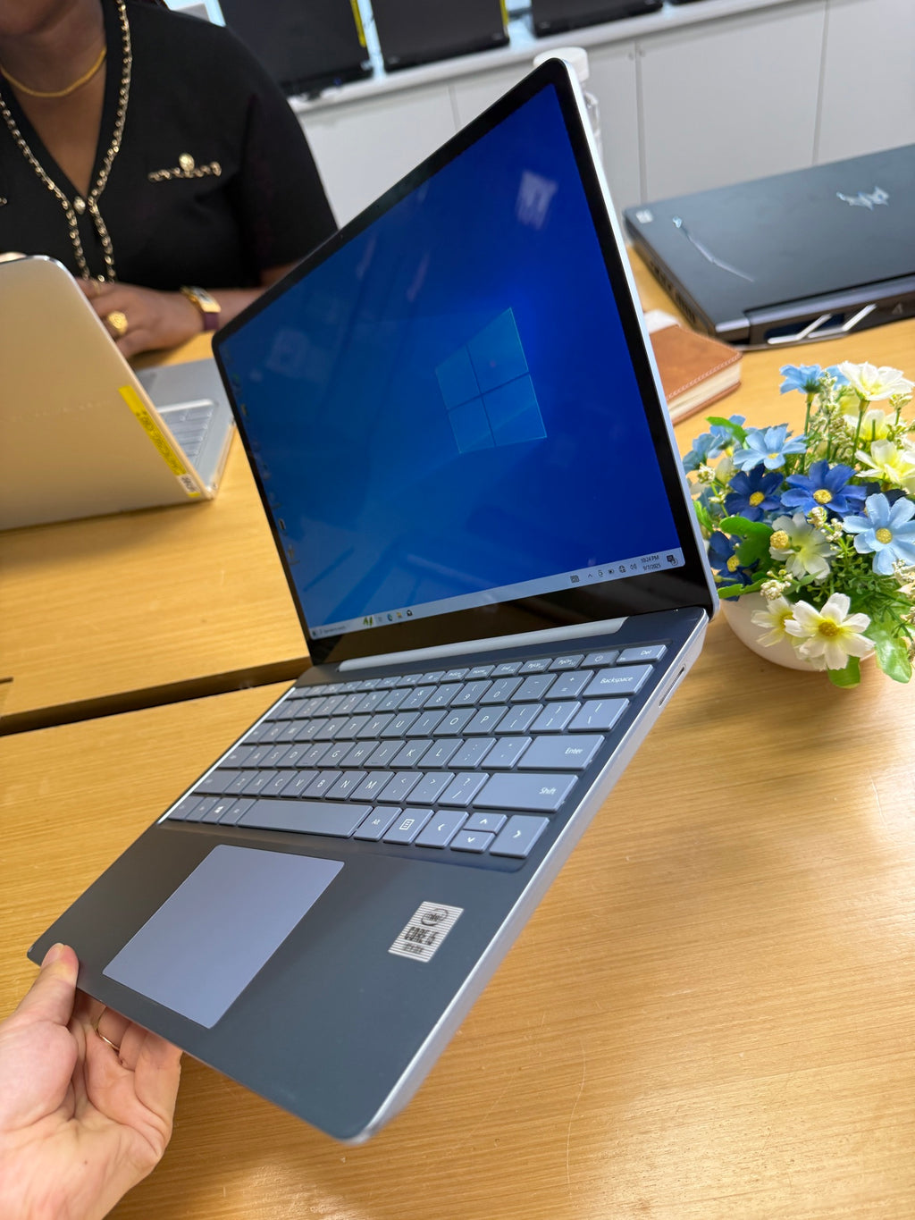Microsoft Surface Laptop Go 12” Touchscreen (10th Gen Core i5 | 8GB RAM | 256GB SSD)