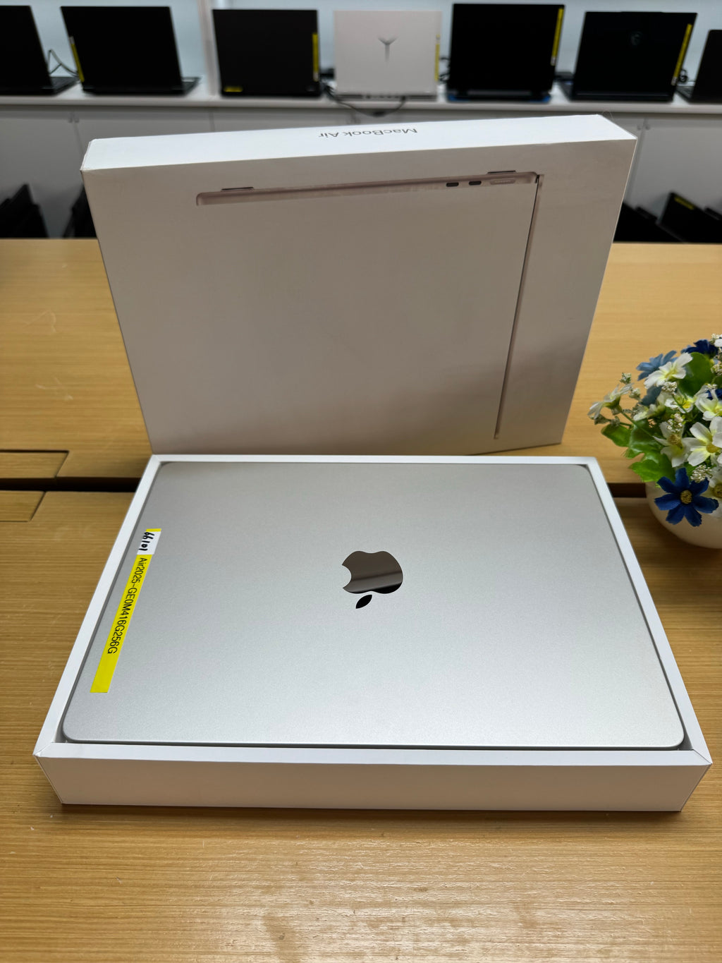 Apple MacBook Air 13" (M4 Chip | 16GB RAM | 256GB SSD)