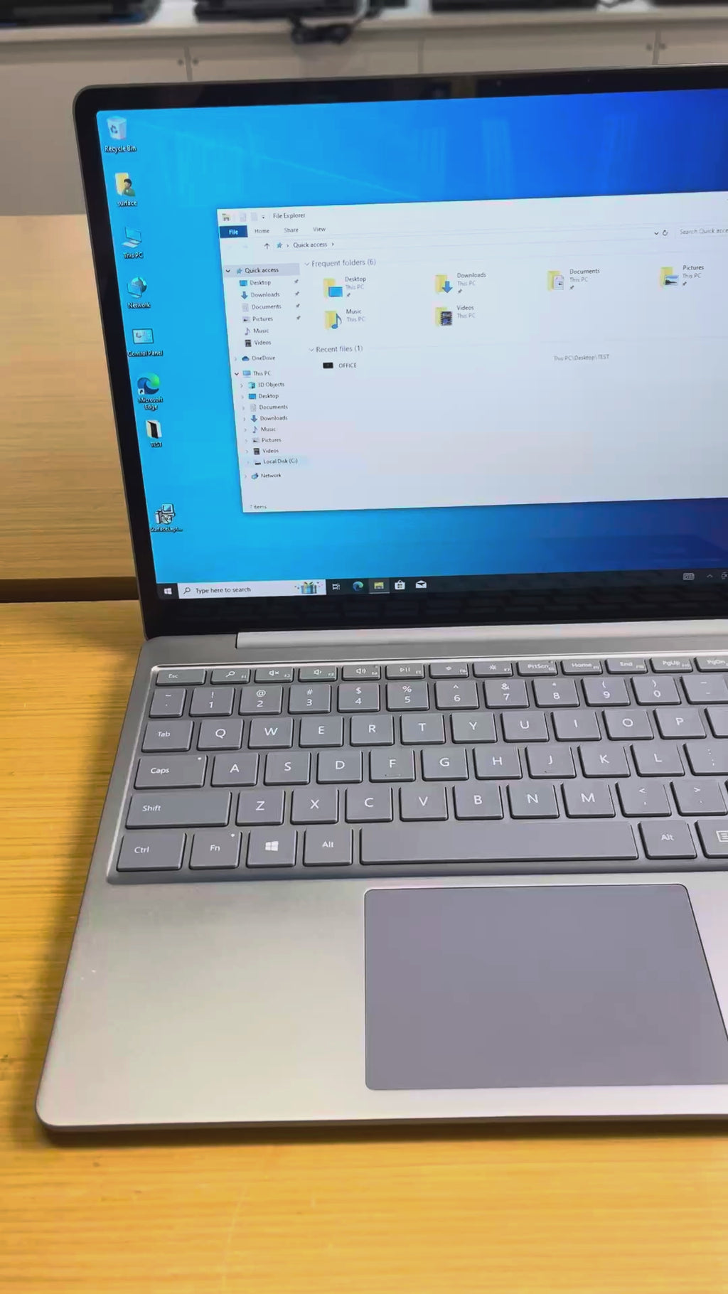 510164 Microsoft Surface Laptop Go 12” (10th Gen i5 | 8GB RAM | 256GB SSD | Touchscreen)